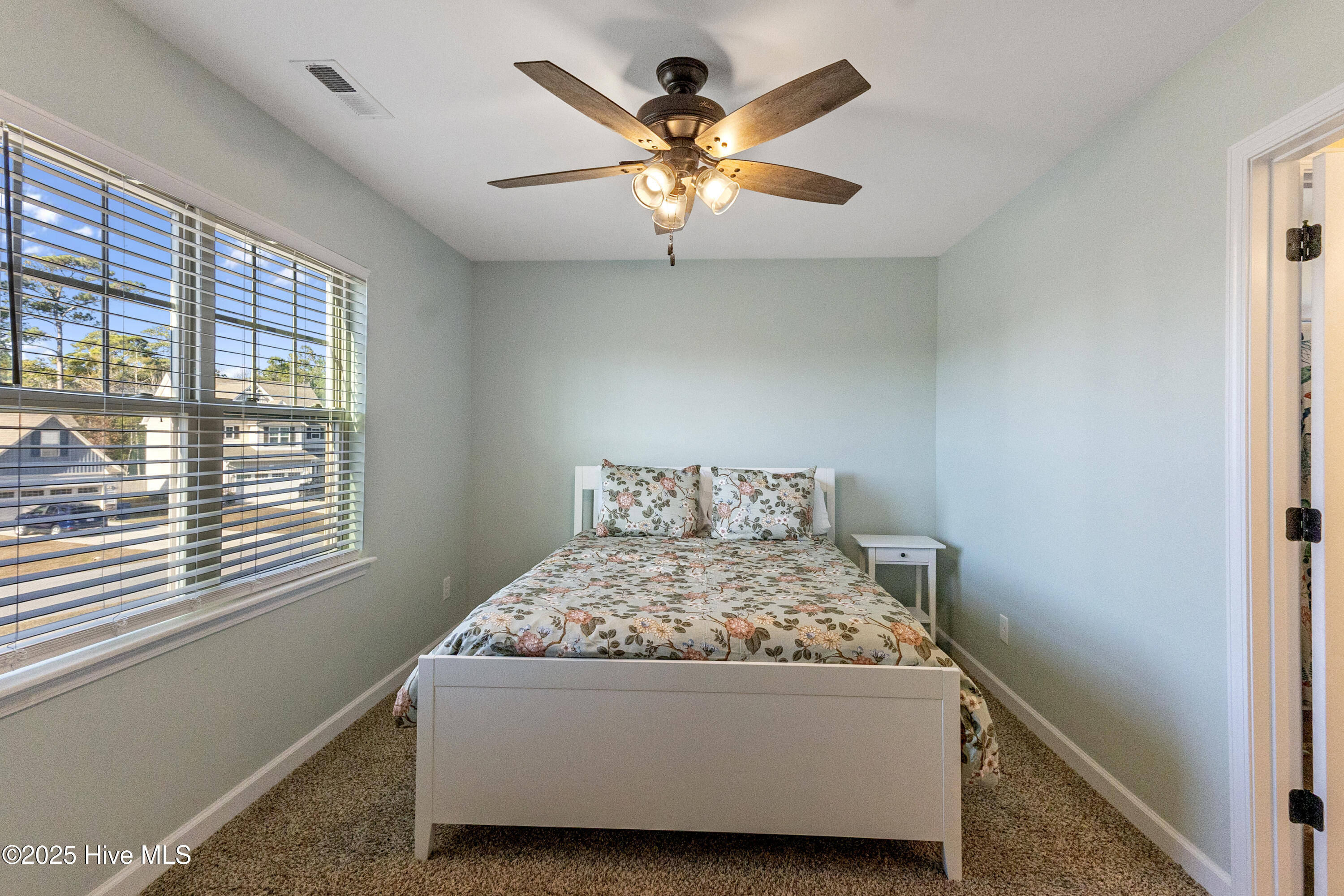 100569924 | Photo 28