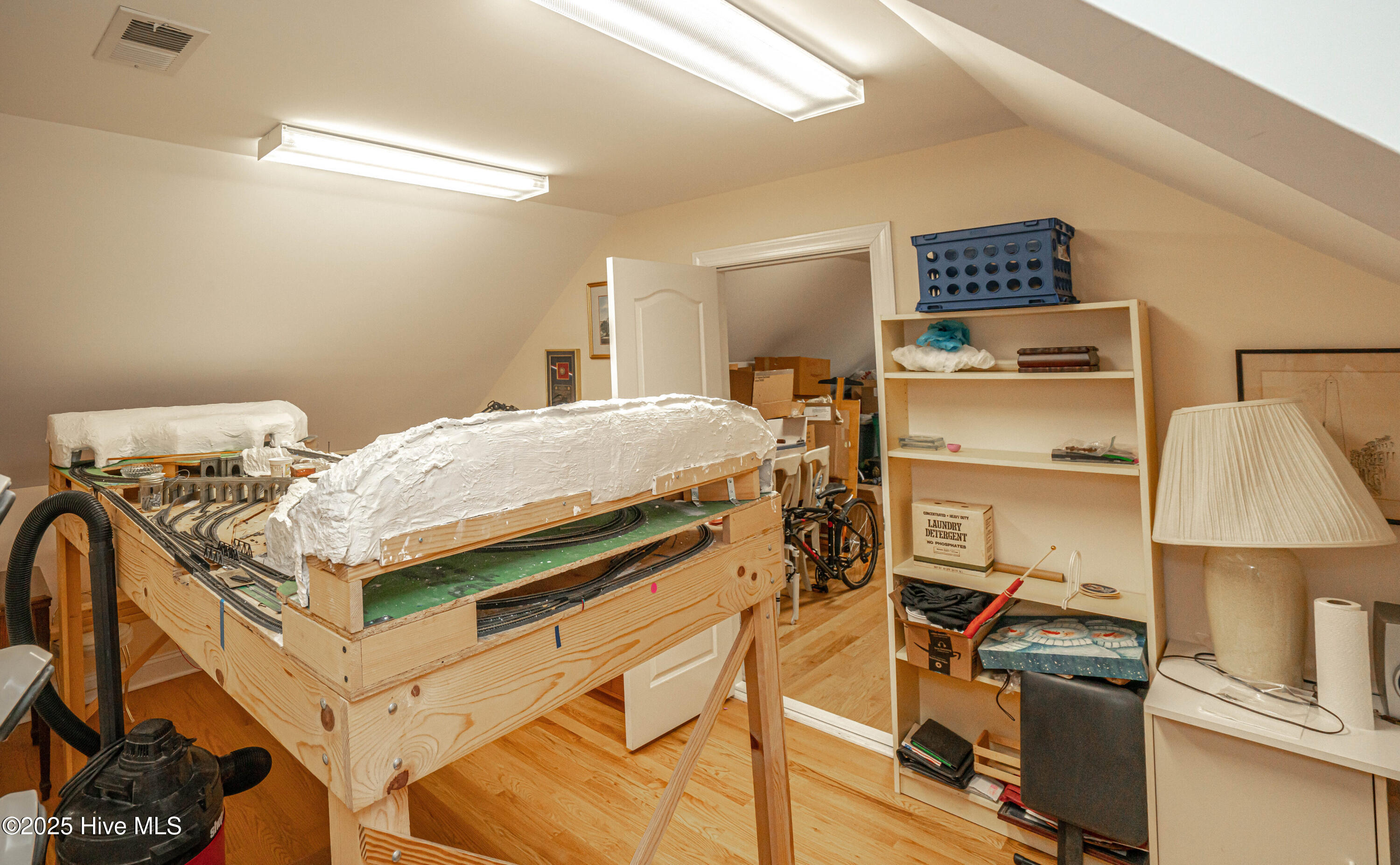 100549675 | Photo 50