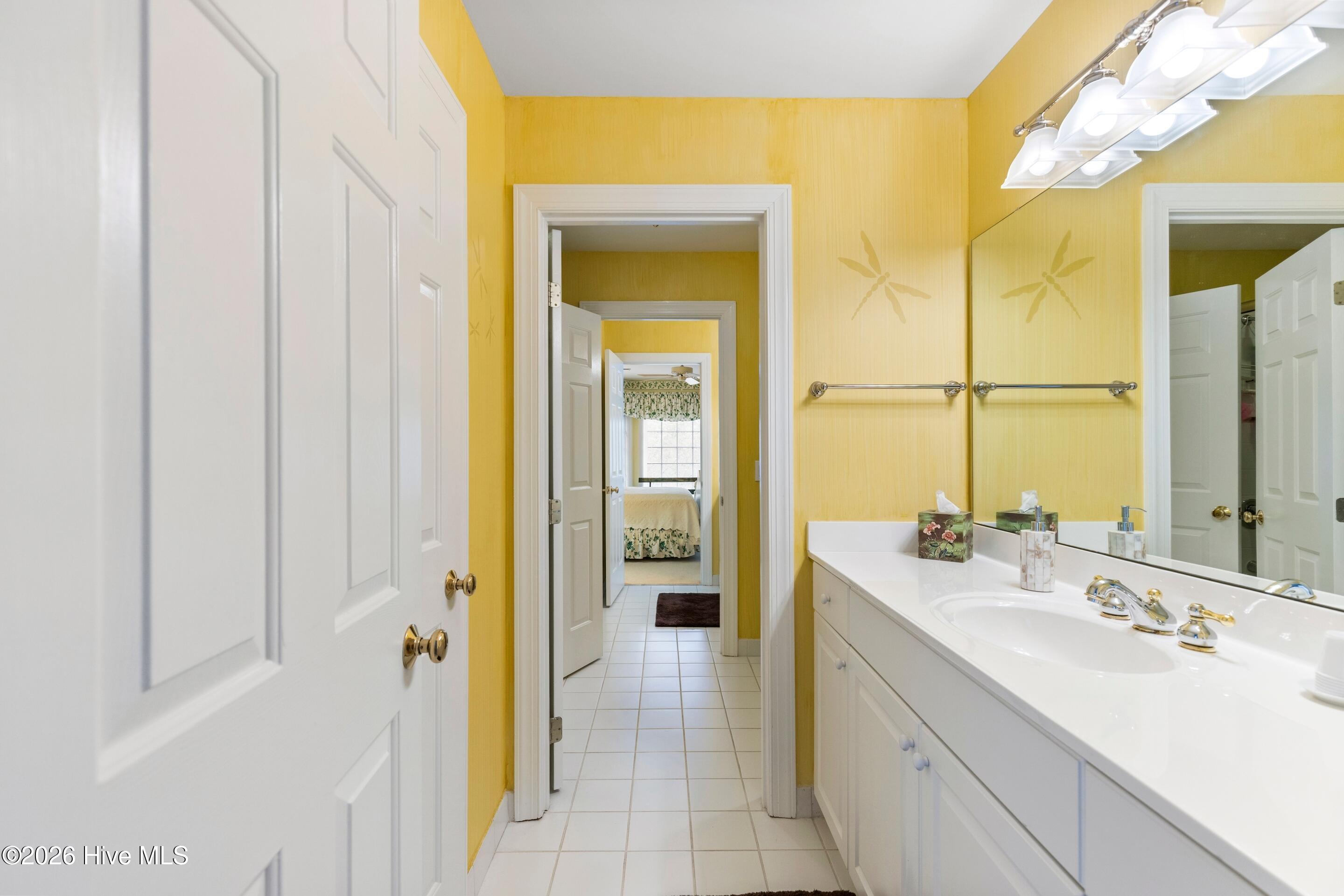 100562190 | Photo 42