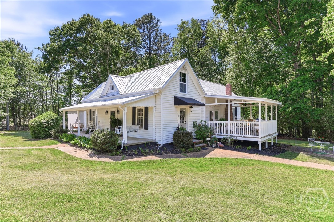 Close to Publix & schools & restaurants