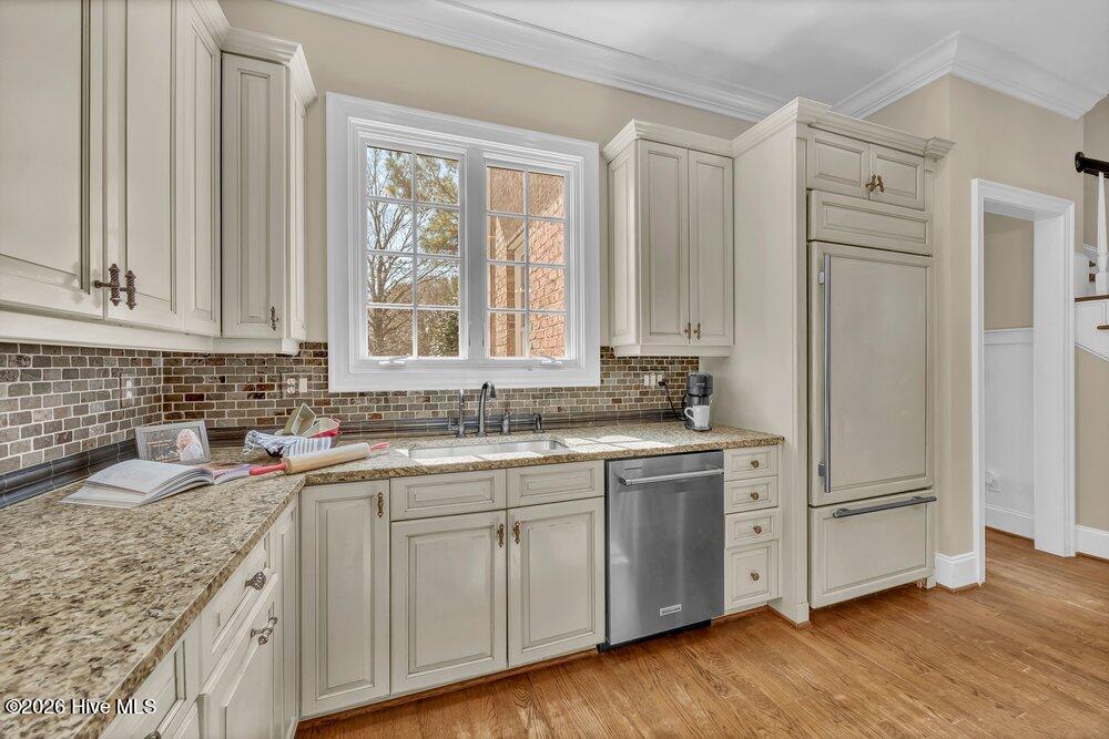 100558006 | Photo 15