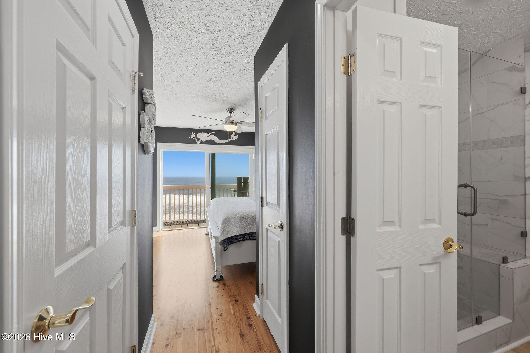 100559575 | Photo 26