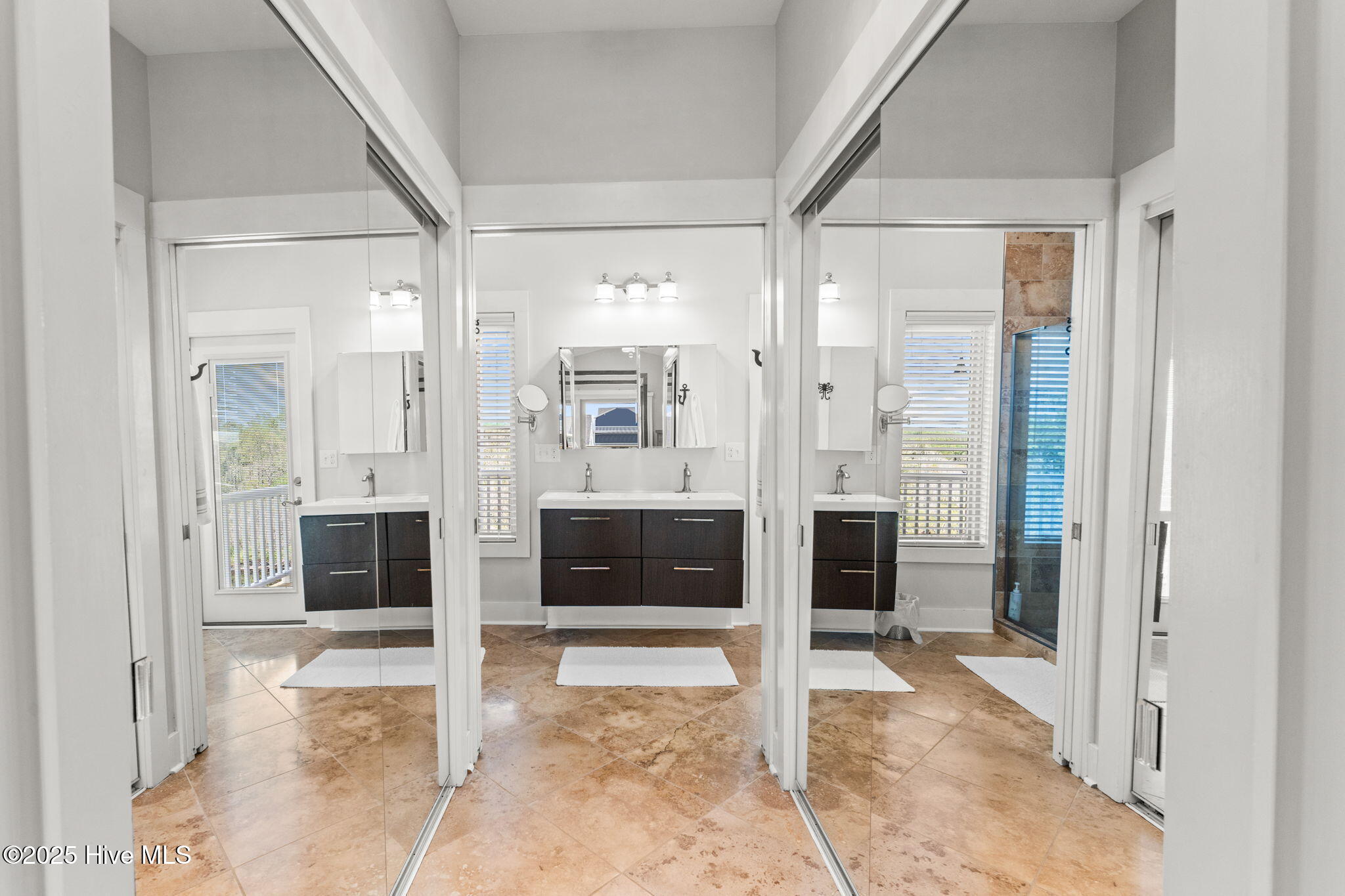 100514865 | Photo 22