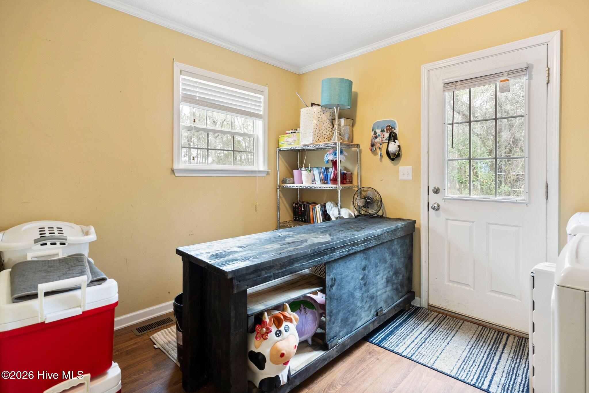 100558385 | Photo 40