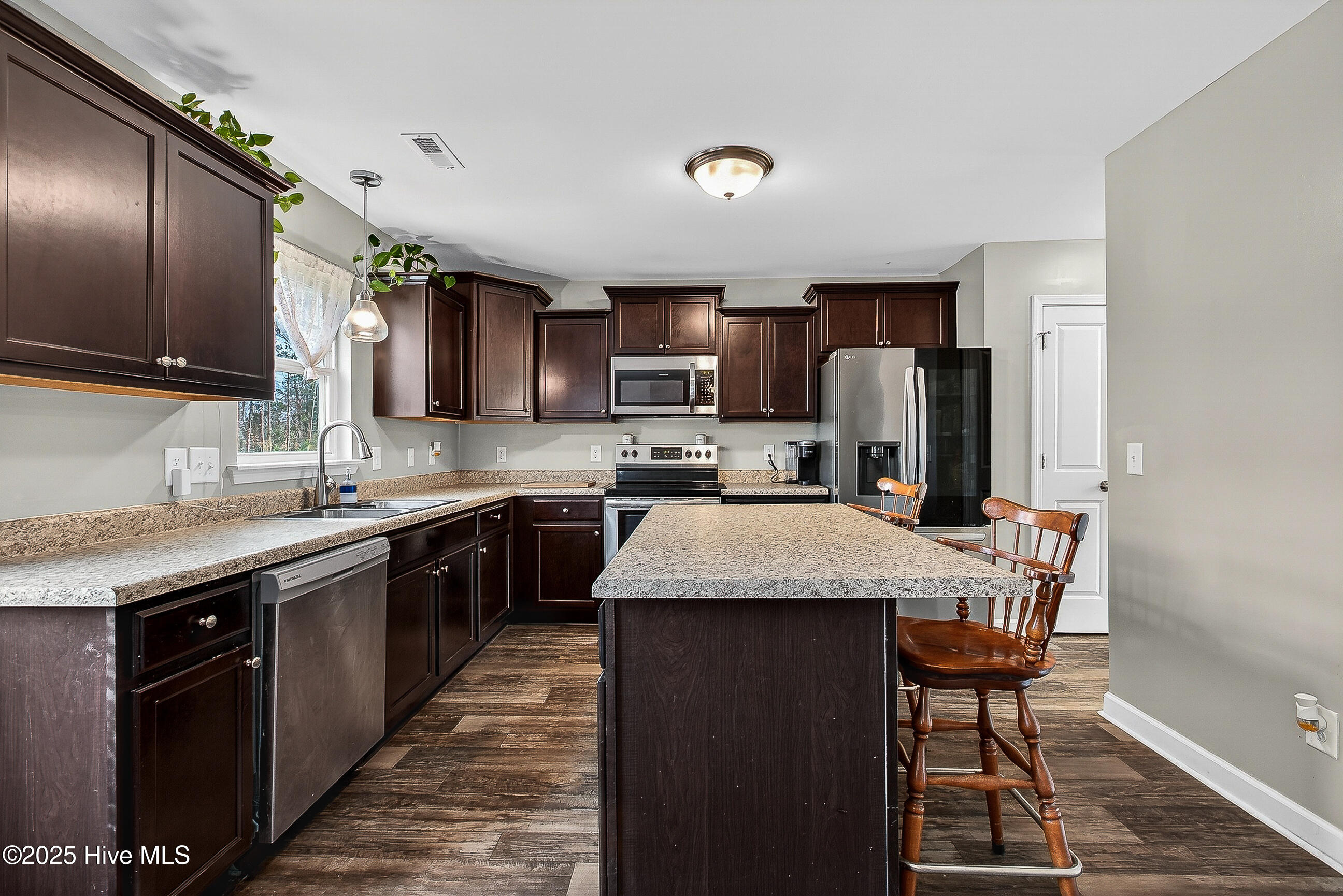 100544724 | Photo 11