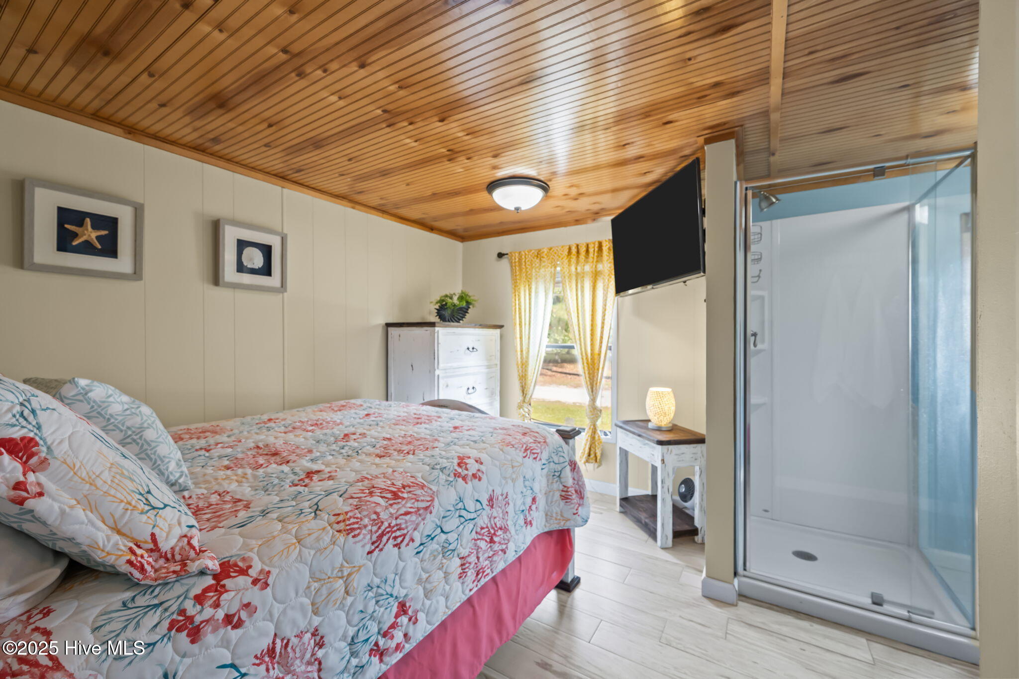 100535152 | Photo 40