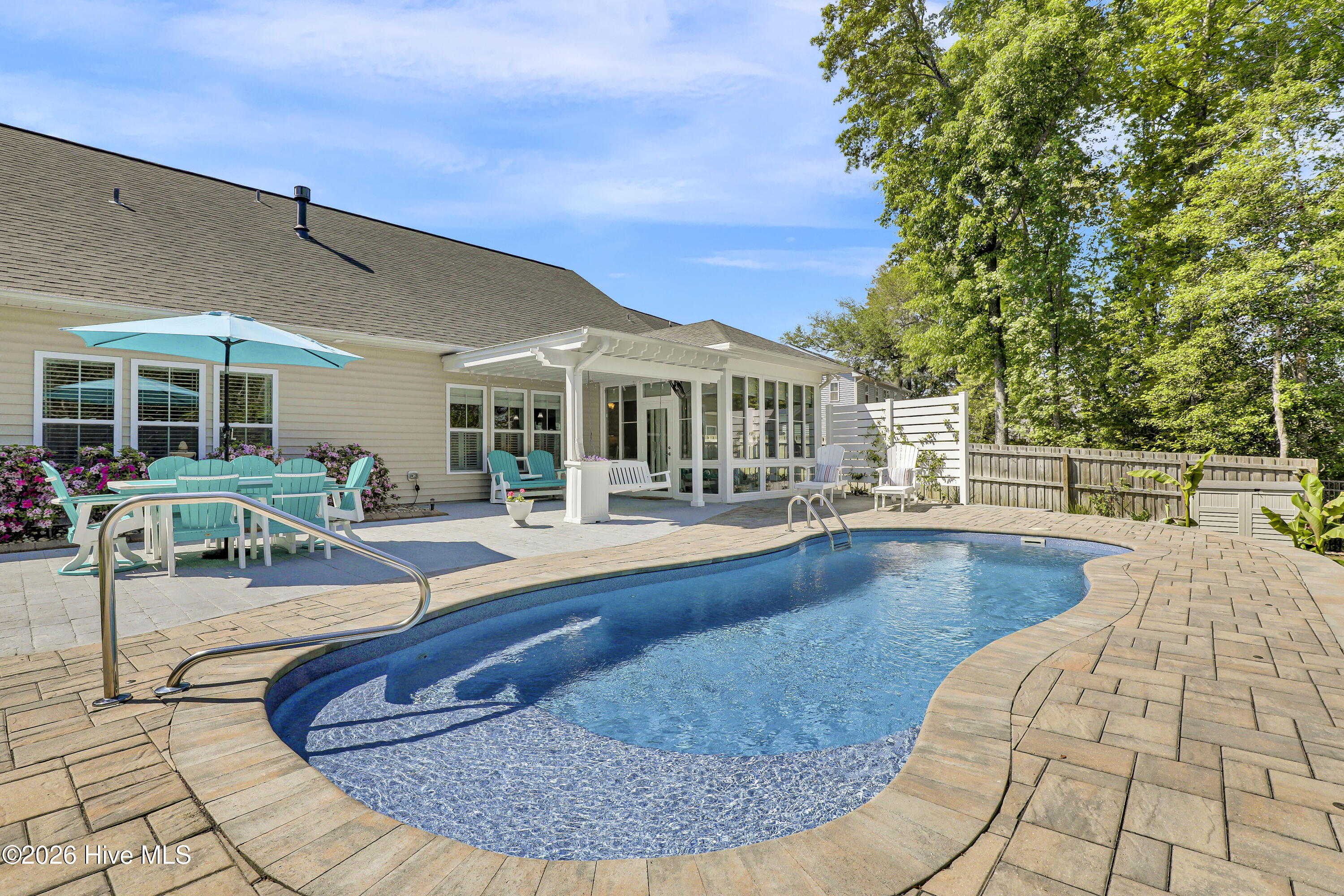 100567607 | Photo 39