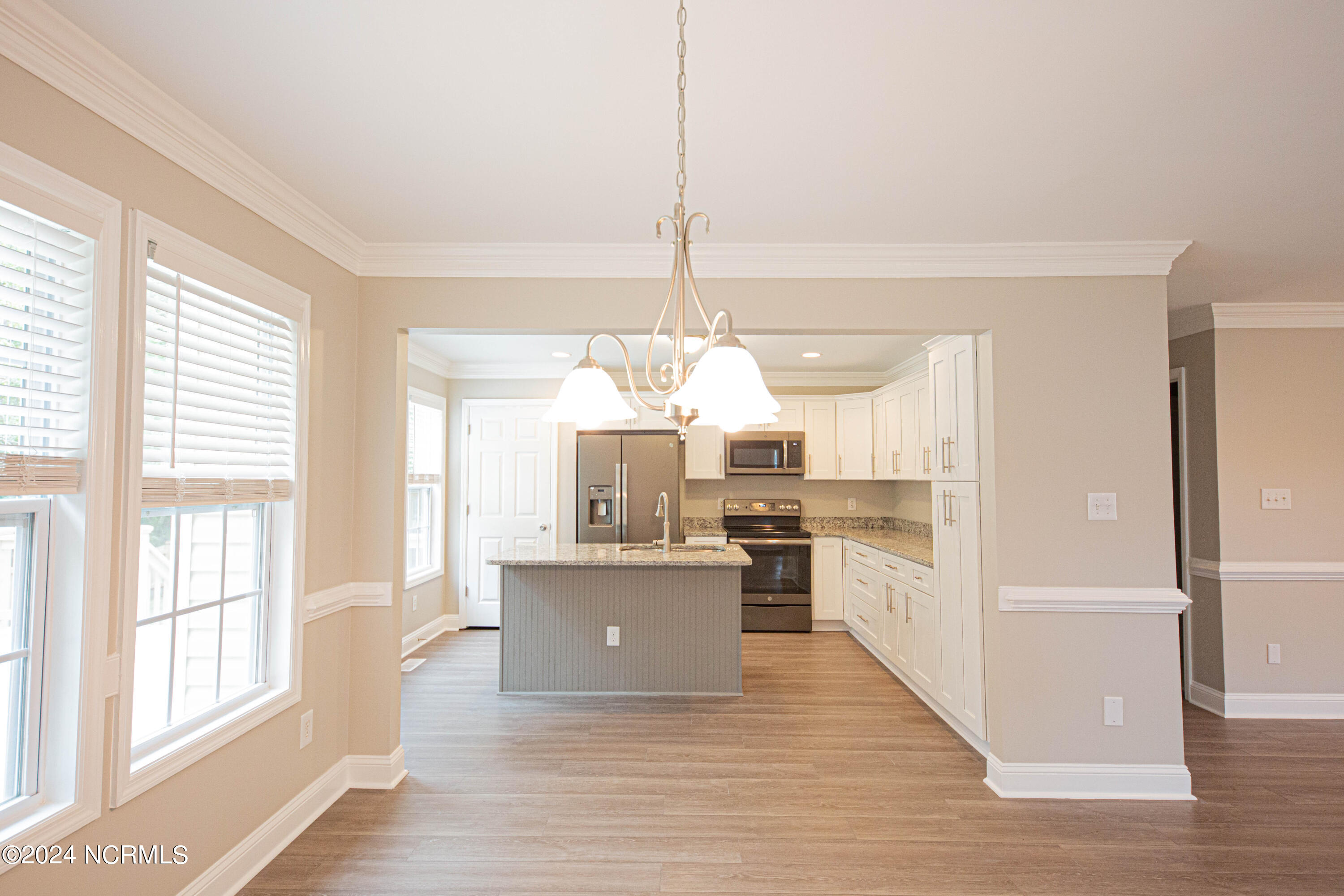 100566053 | Photo 16