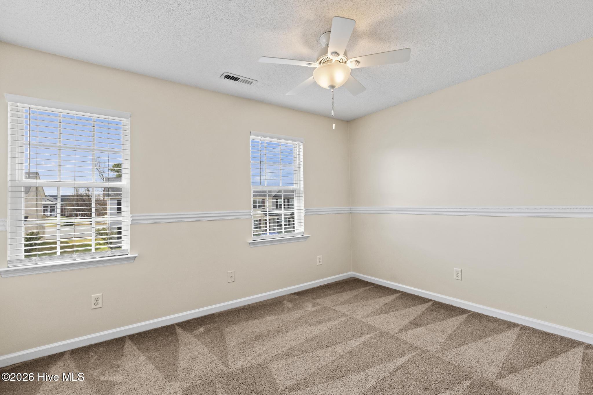 100554013 | Photo 16