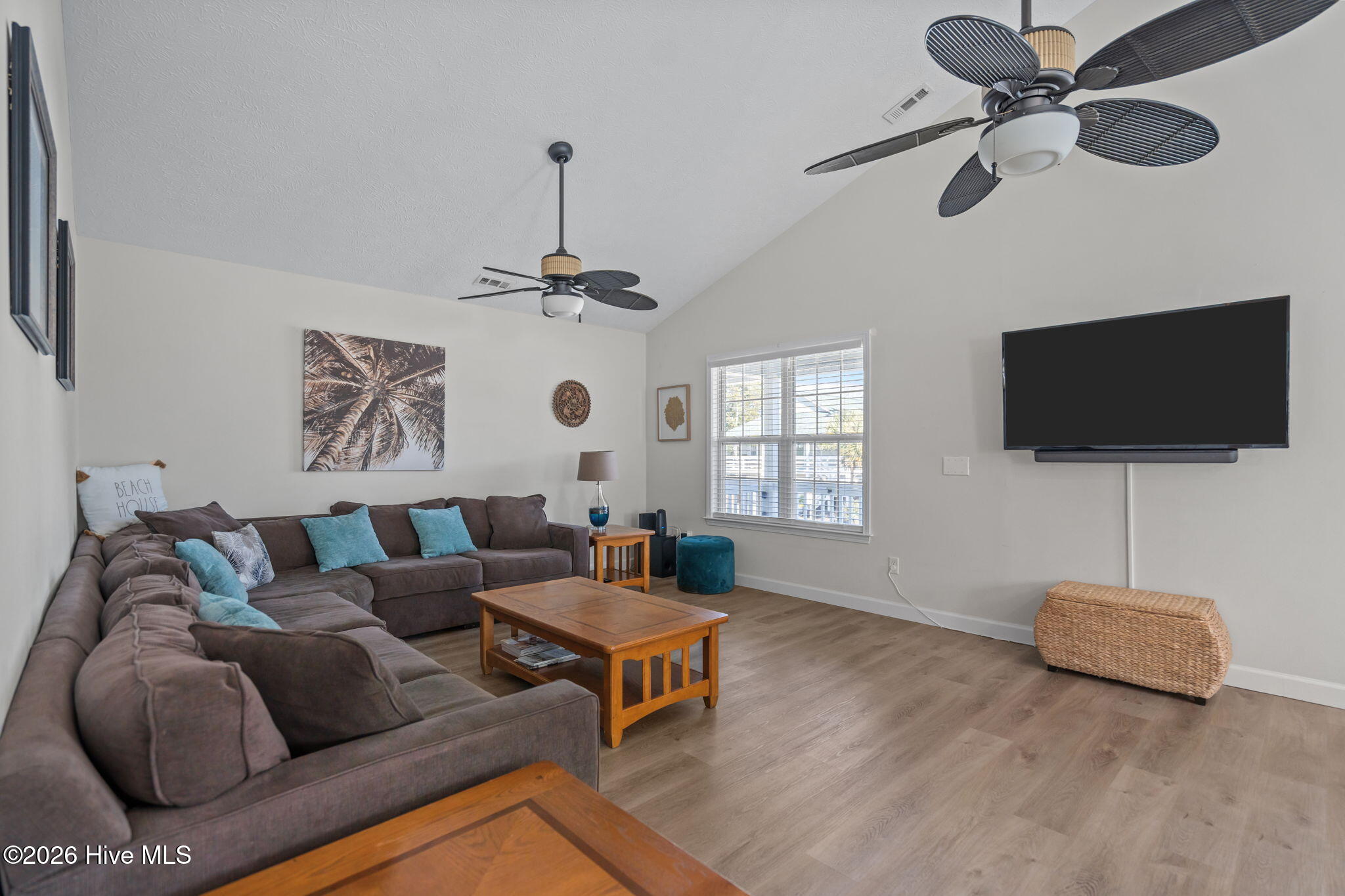 100555405 | Photo 32