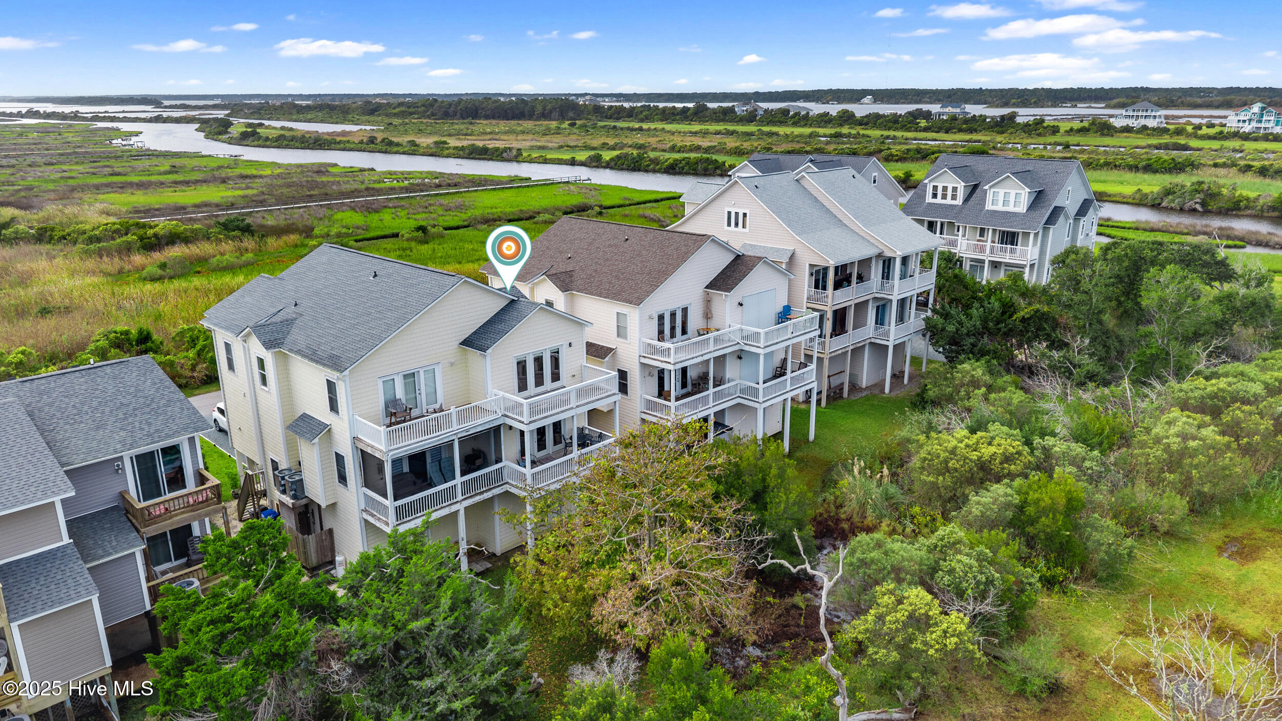 100534719 | Photo 44