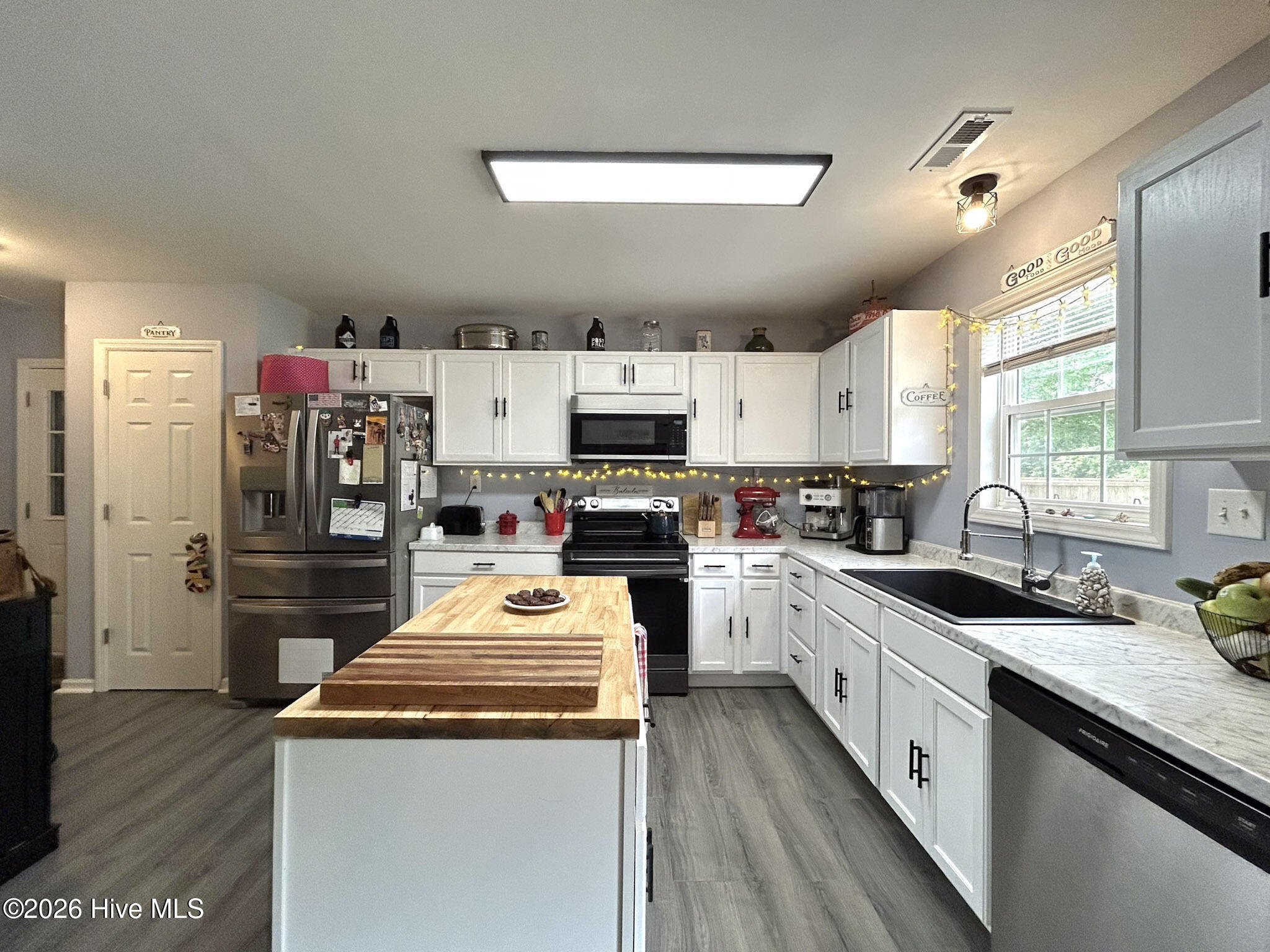 100570244 | Photo 17