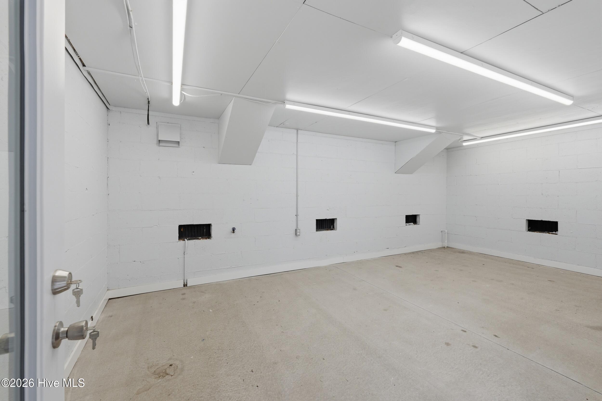 100559694 | Photo 45