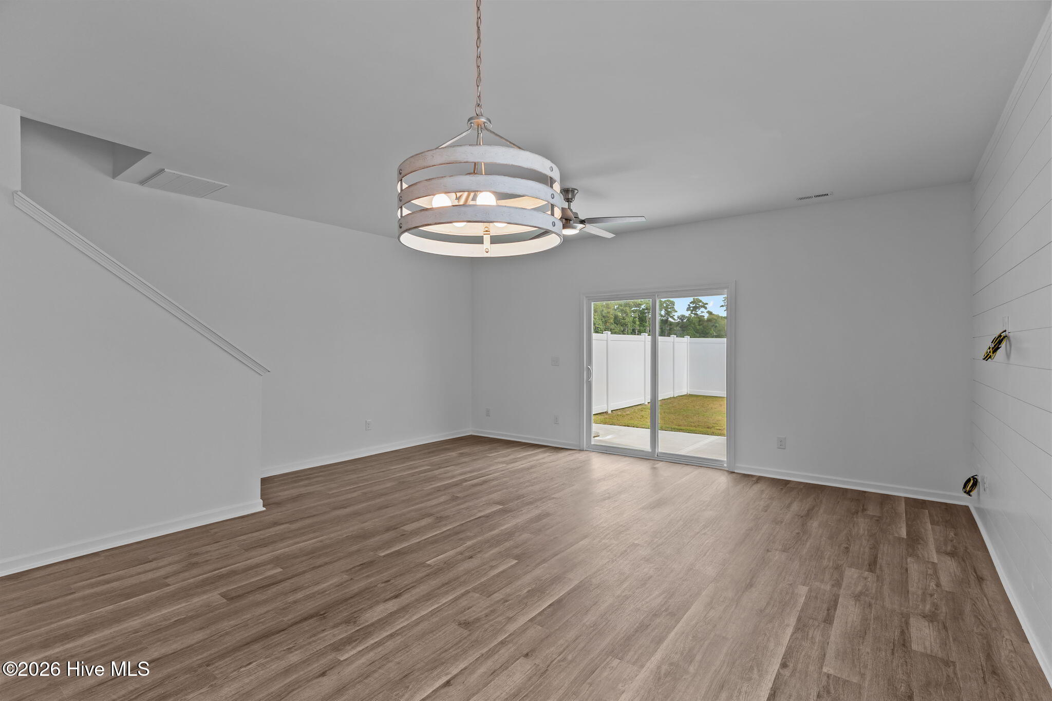 100524555 | Photo 17