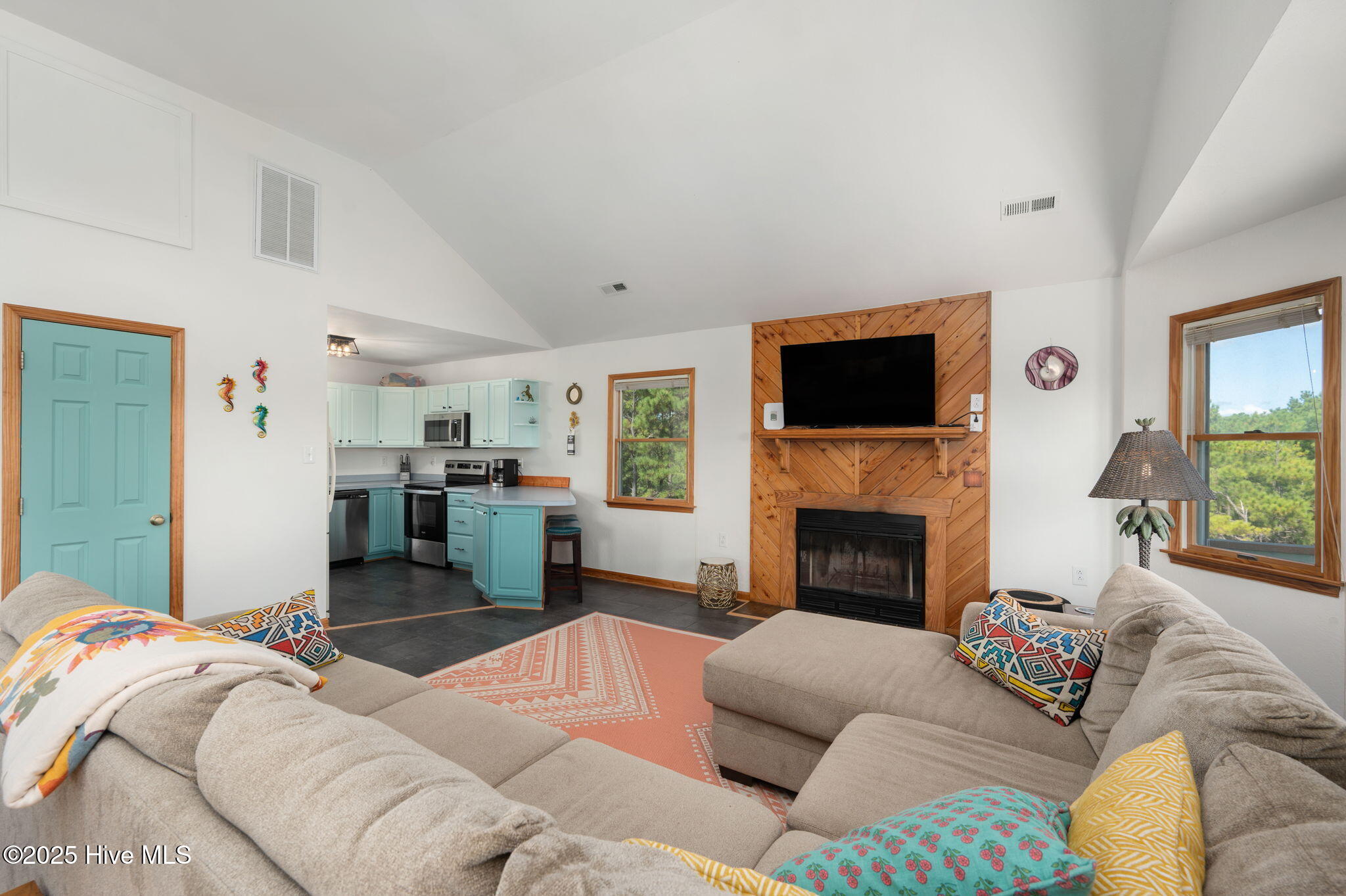 17-web-or-mls-2324-Ocean-Sands-TL-Living