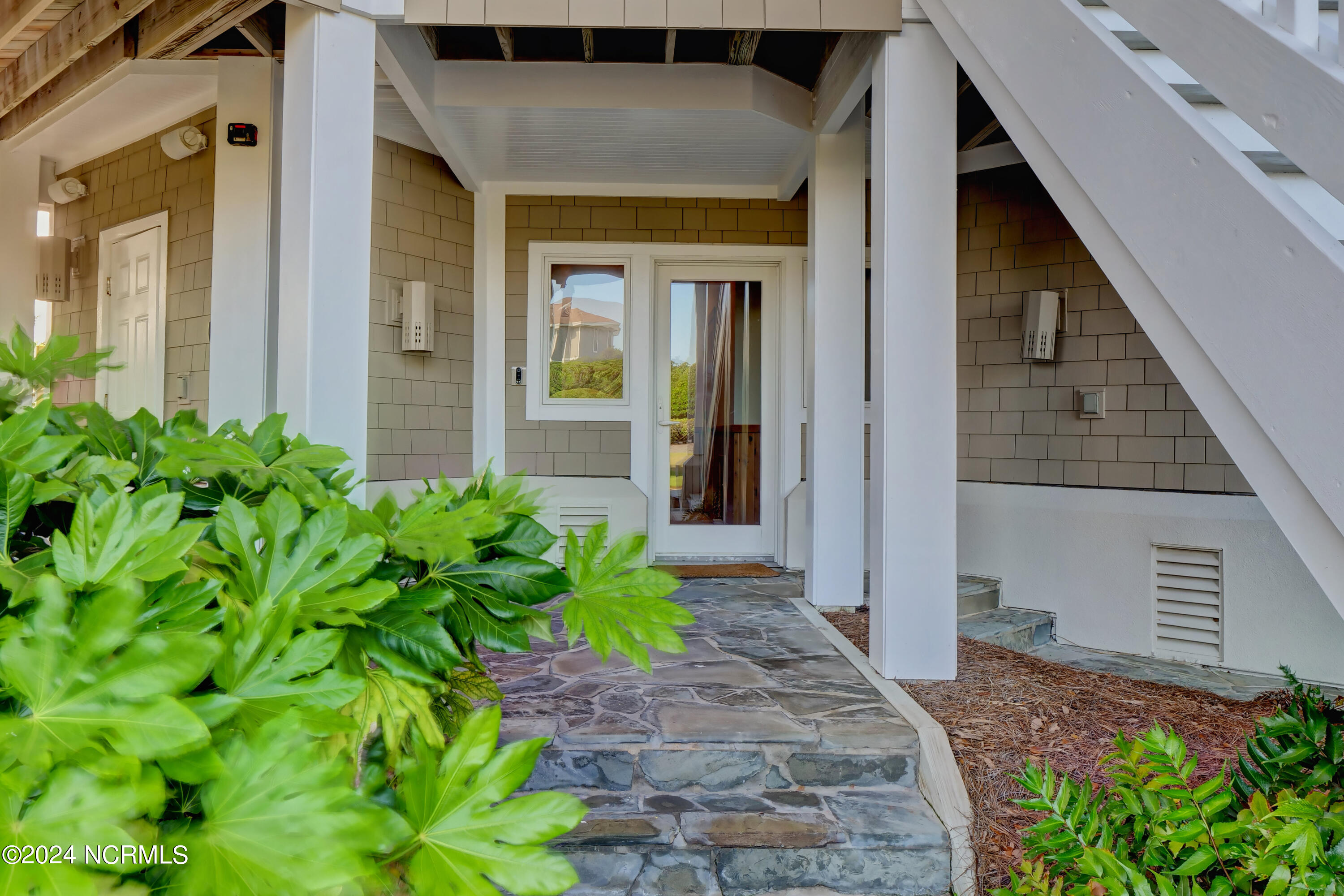 100492123 | Photo 33