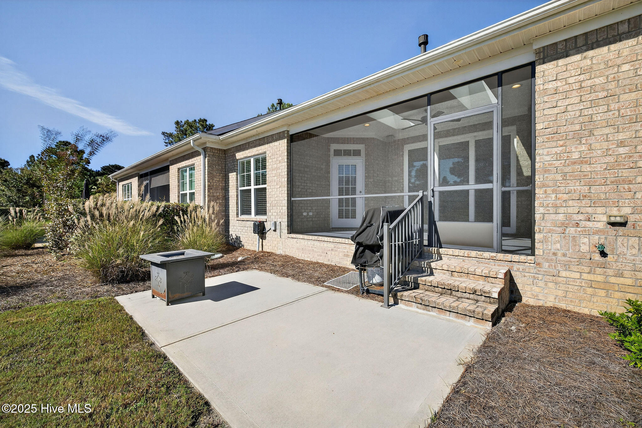 100529139 | Photo 43