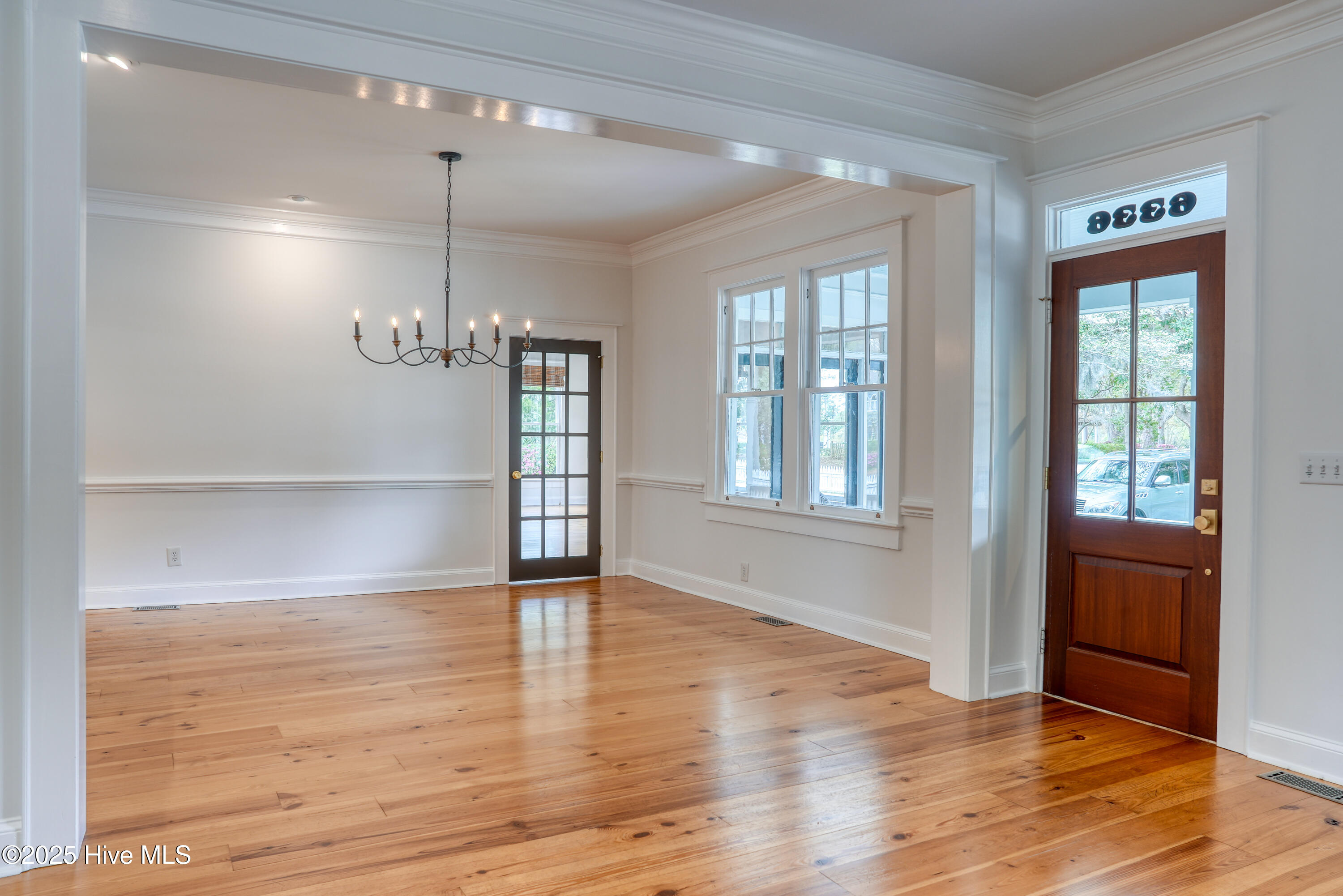 100559496 | Photo 11