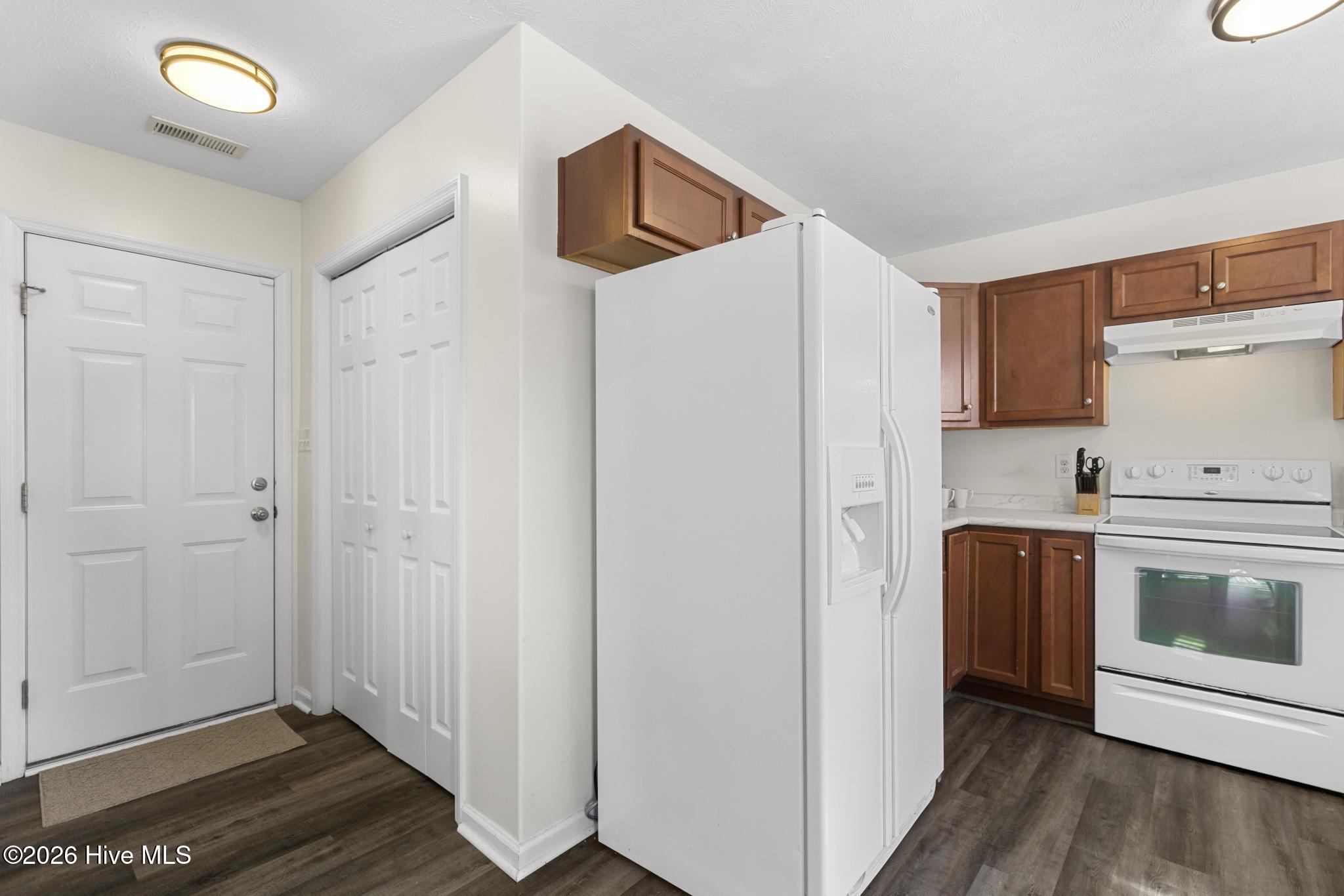 100552473 | Photo 12