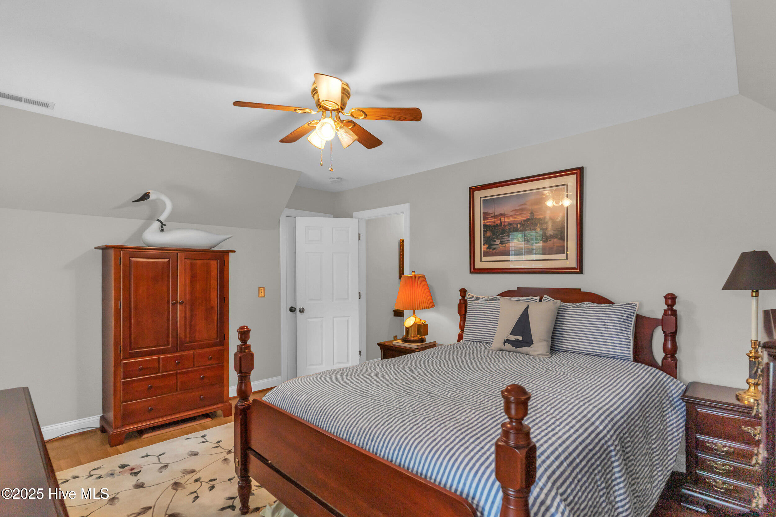 100537749 | Photo 34