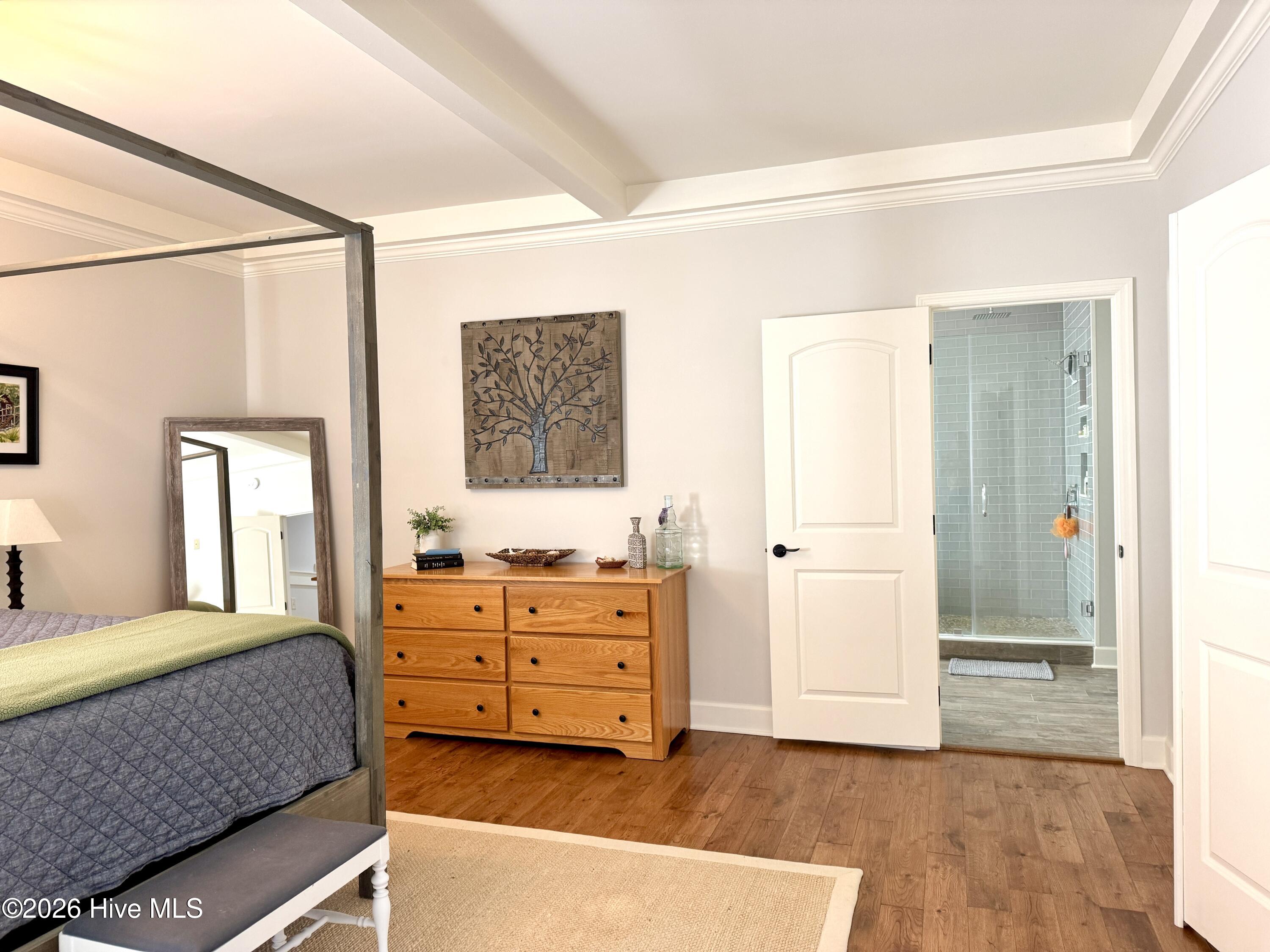 100565124 | Photo 33