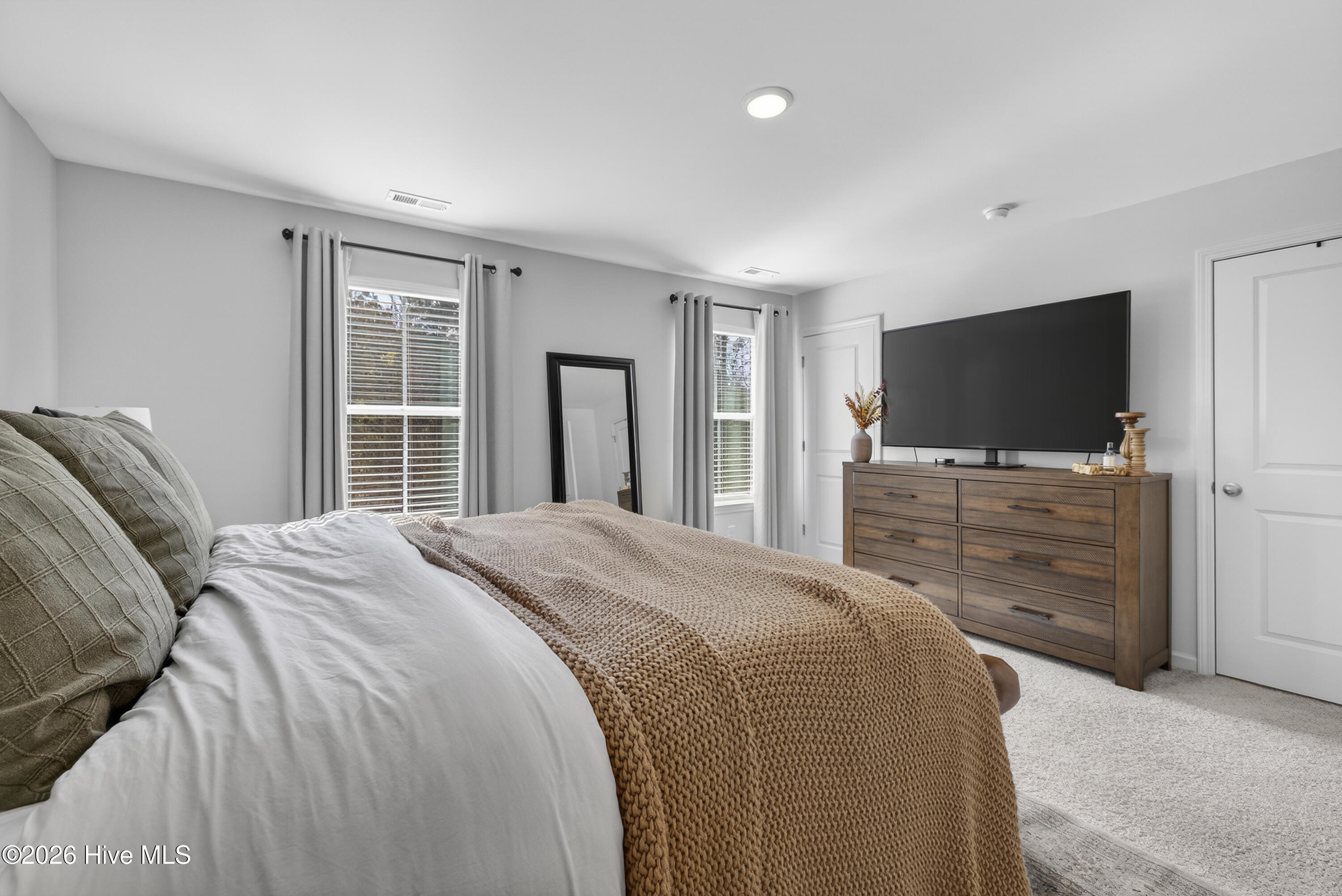 100554086 | Photo 32