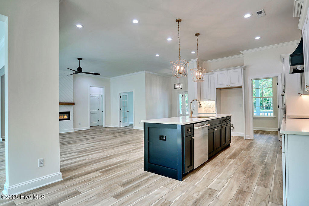 100499257 | Photo 25