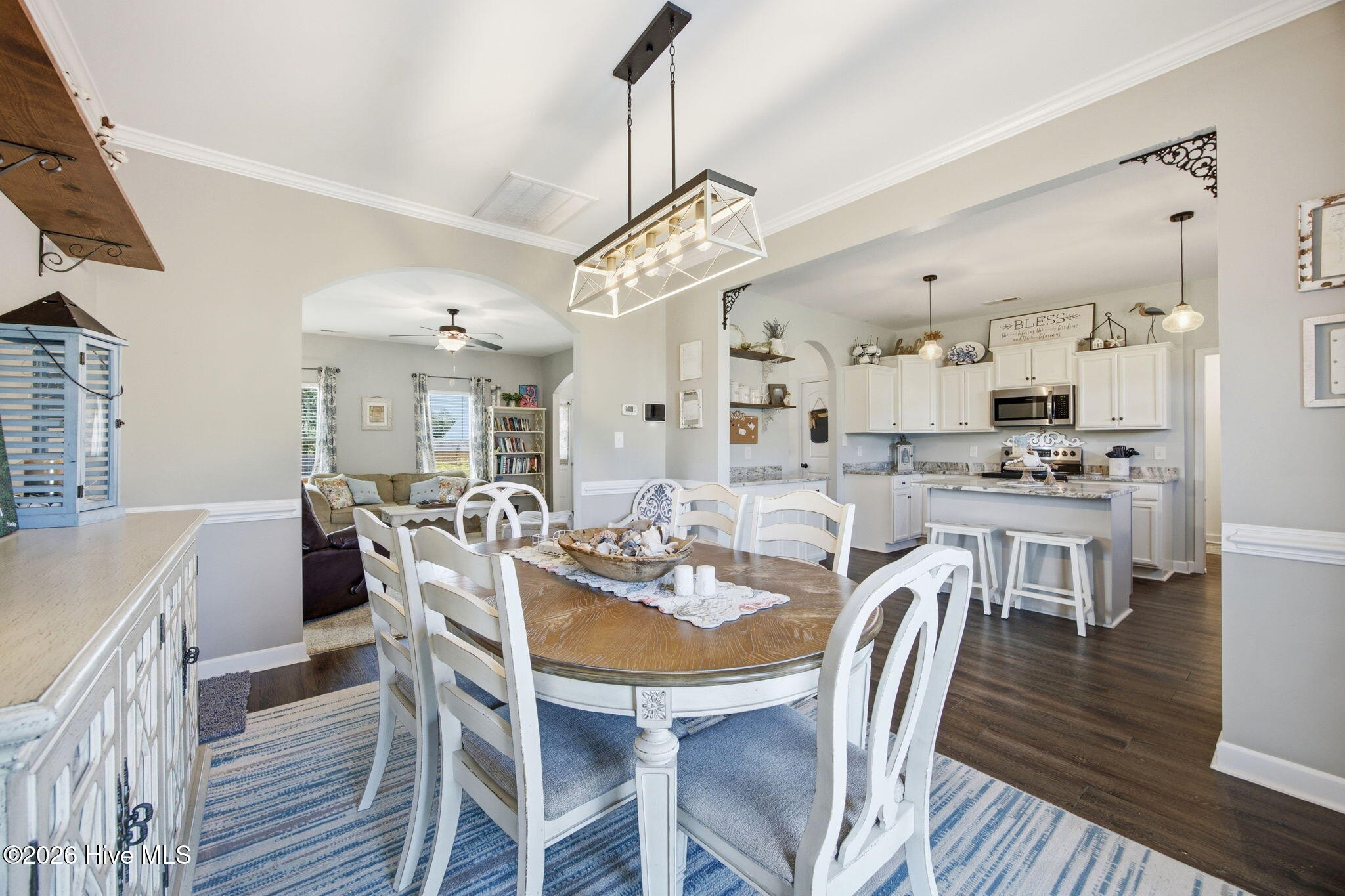 100570576 | Photo 14