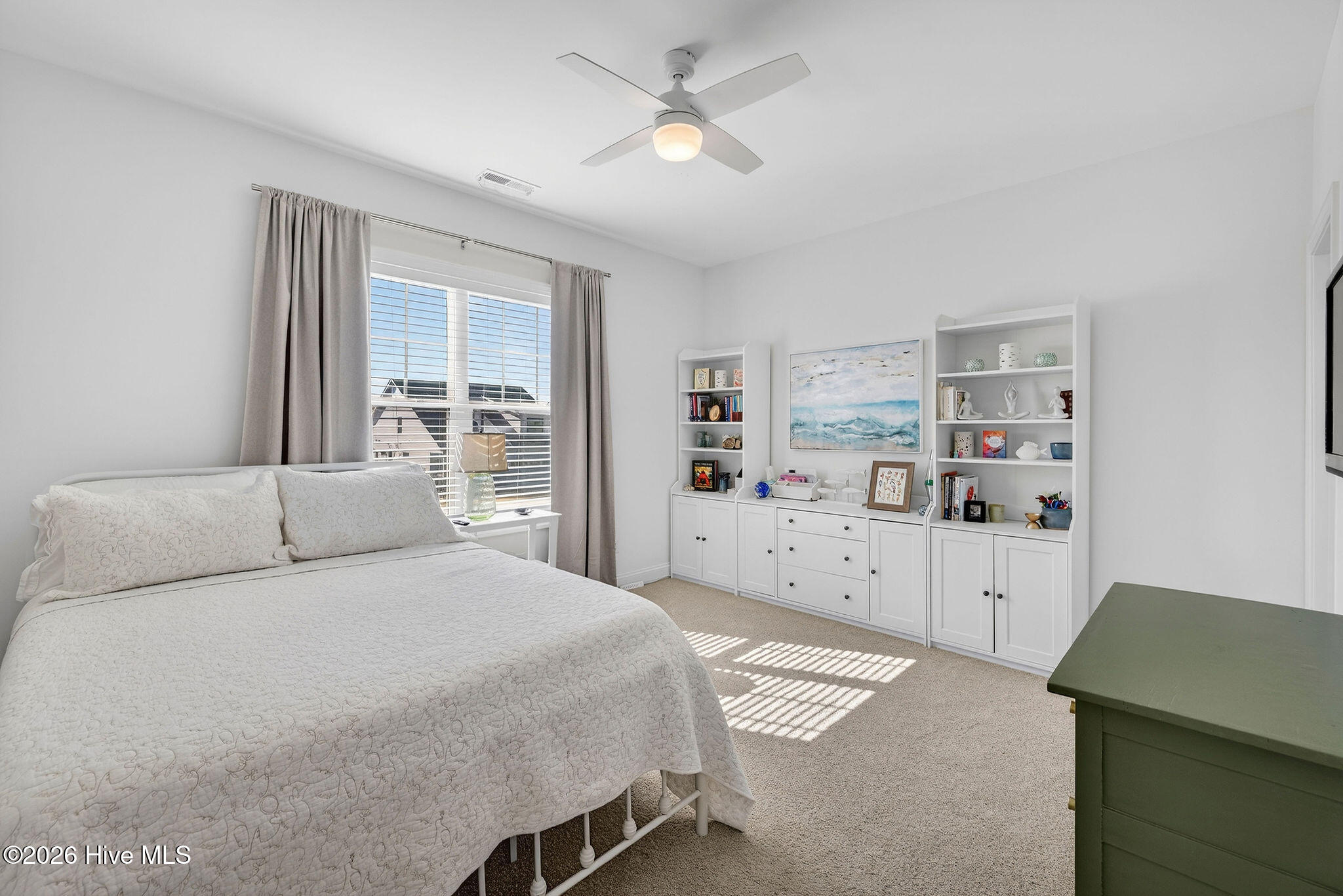 100554120 | Photo 44