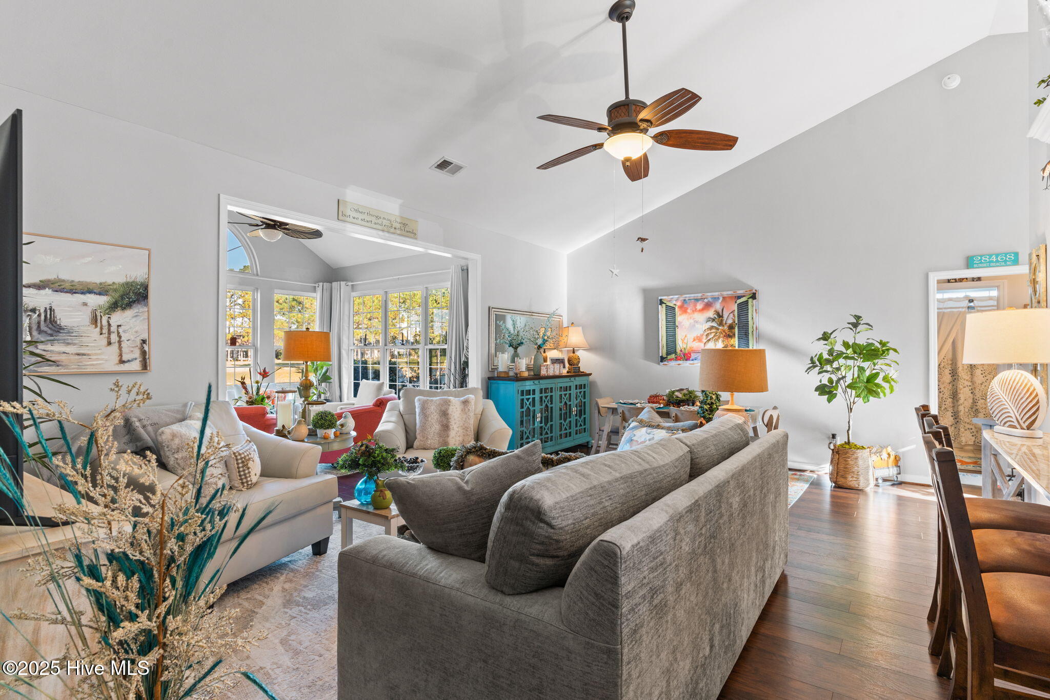 100543261 | Photo 15