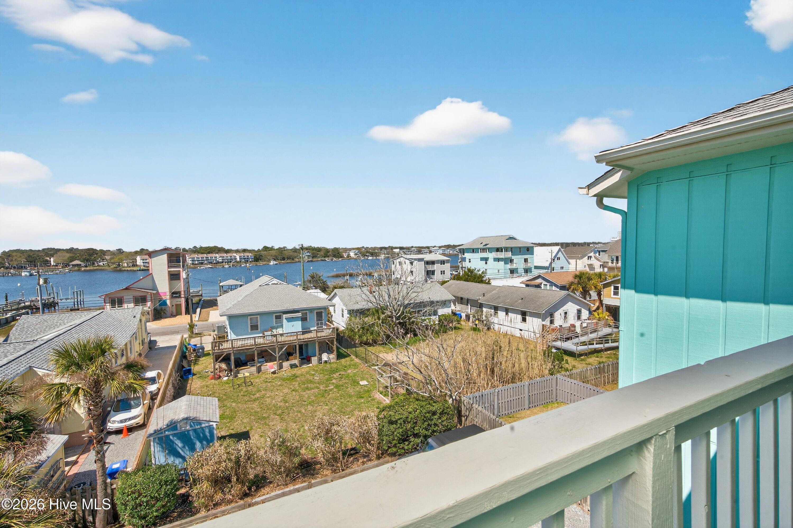 100563490 | Photo 30