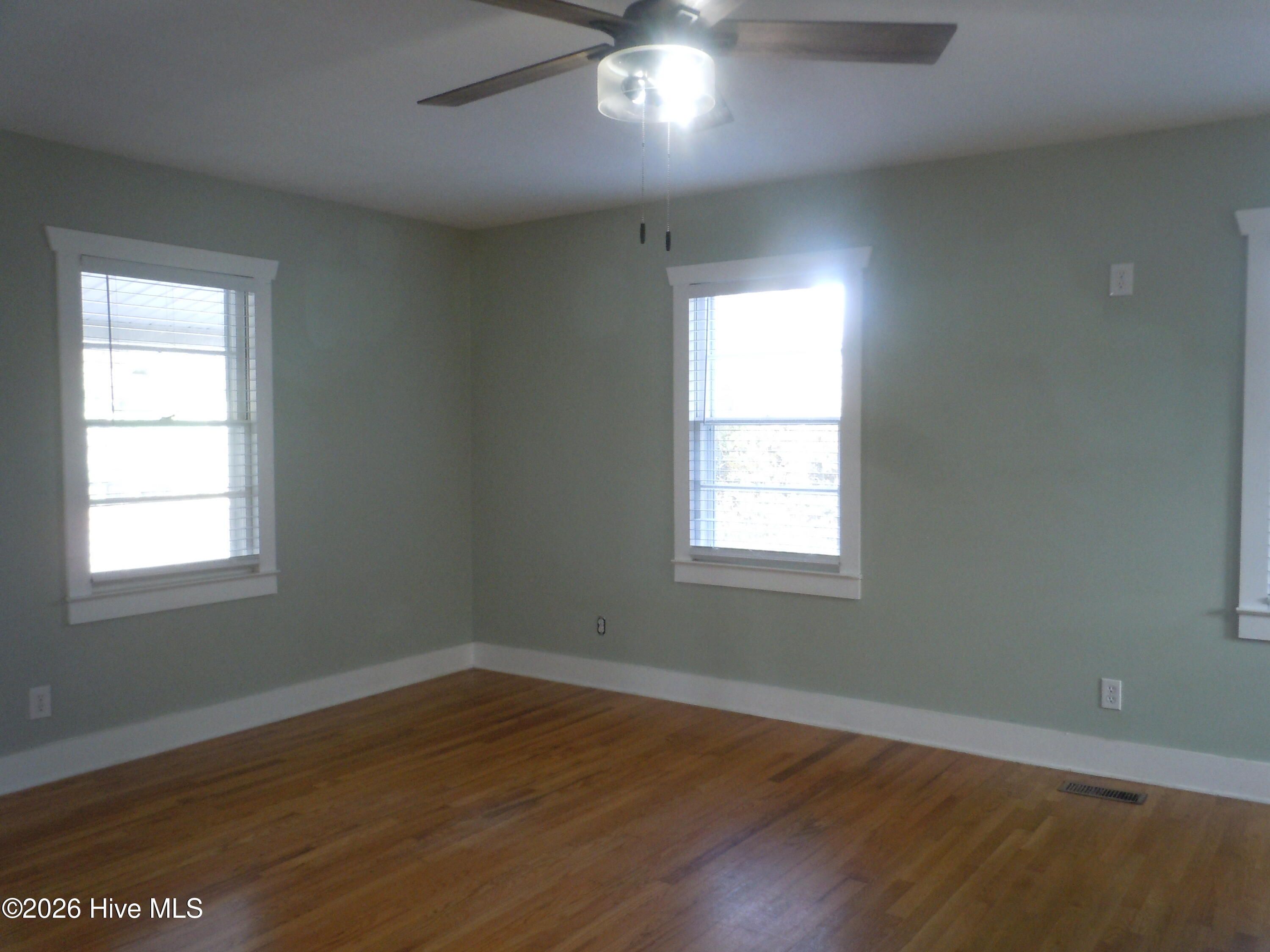 100553608 | Photo 16