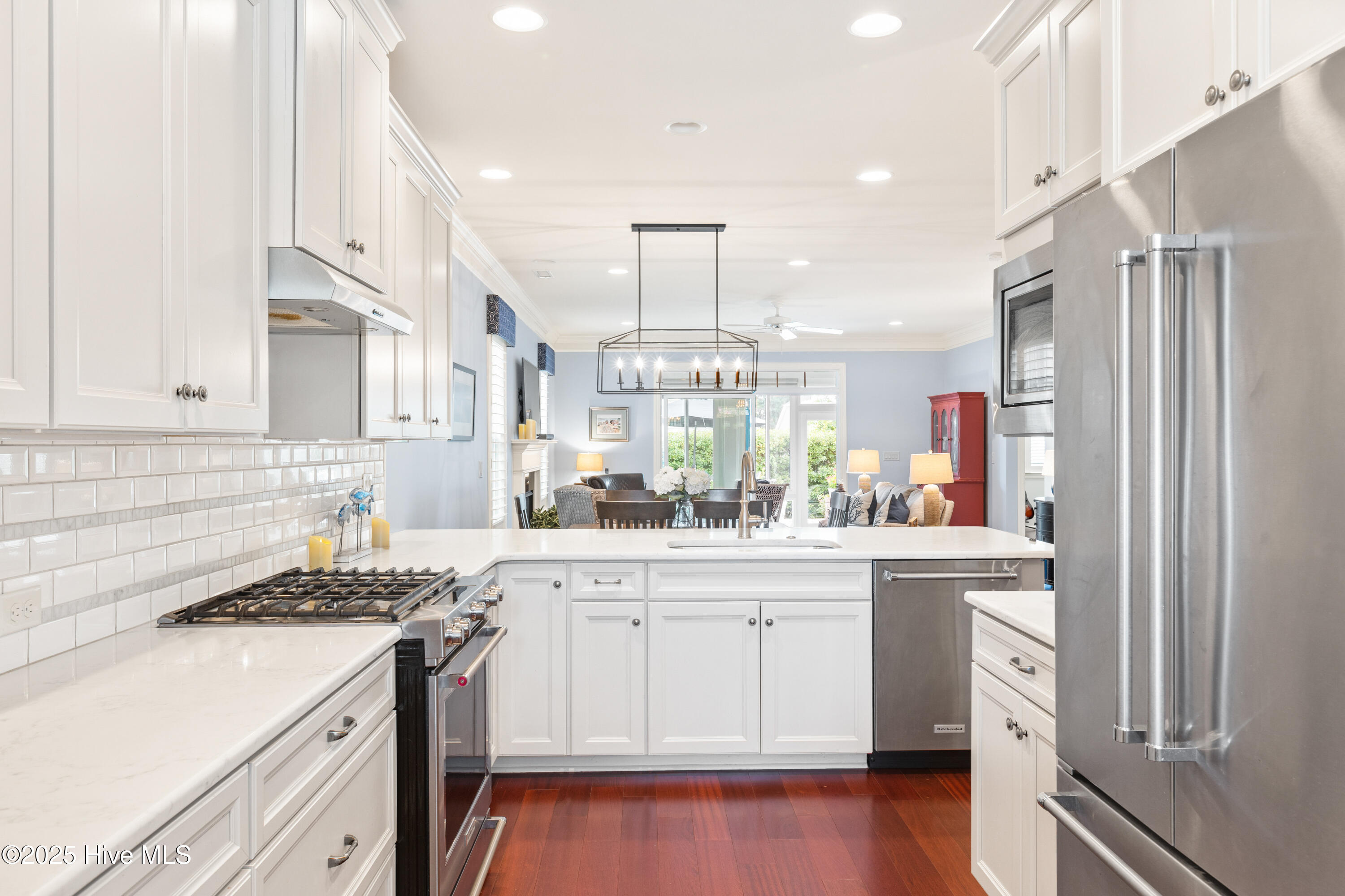 100559107 | Photo 12