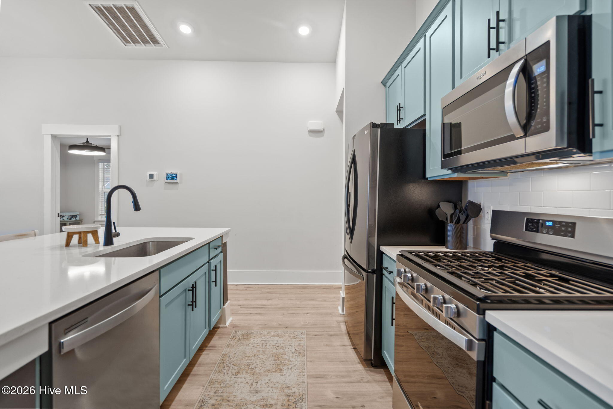 100558026 | Photo 35