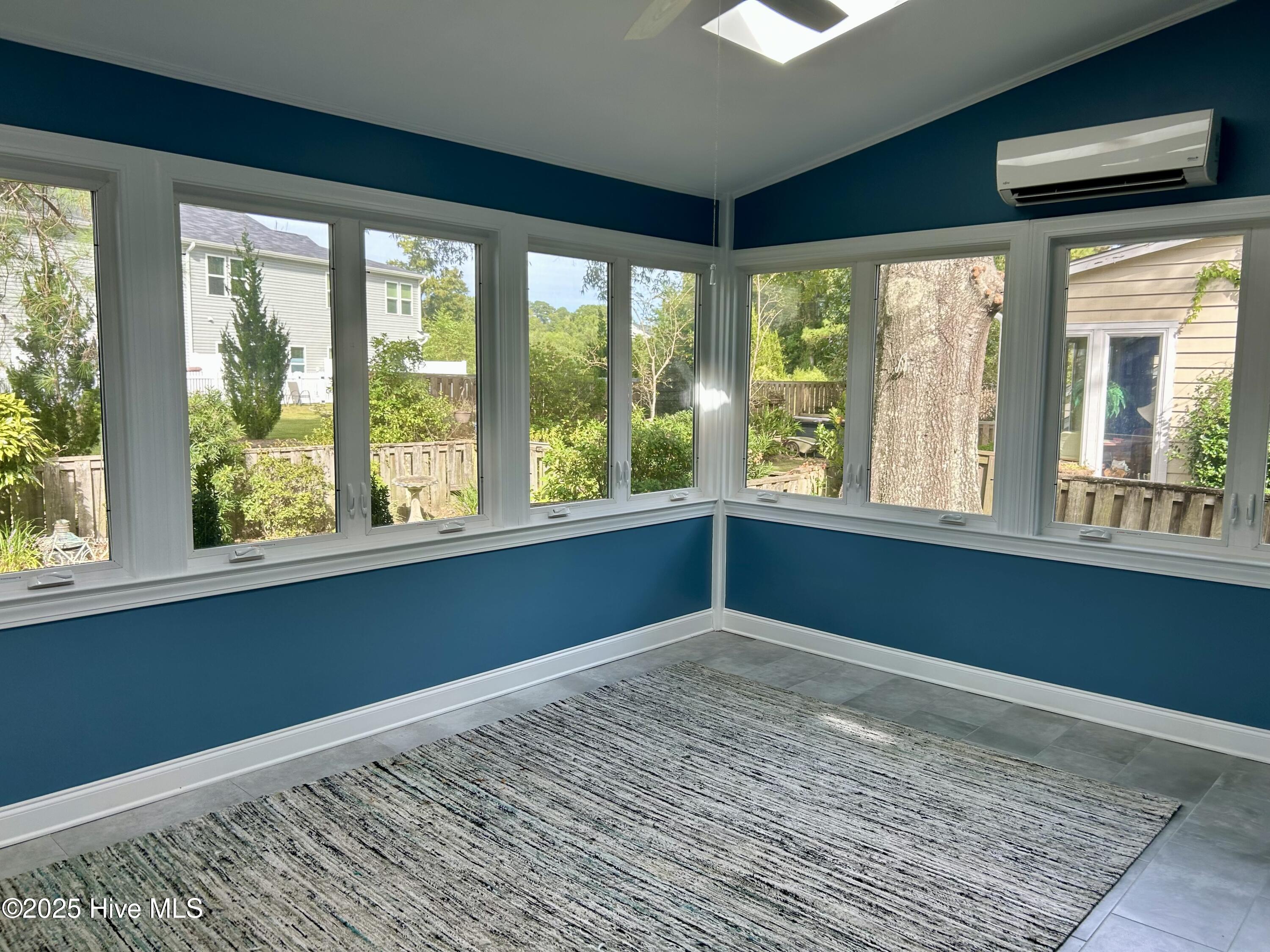 100532166 | Photo 27