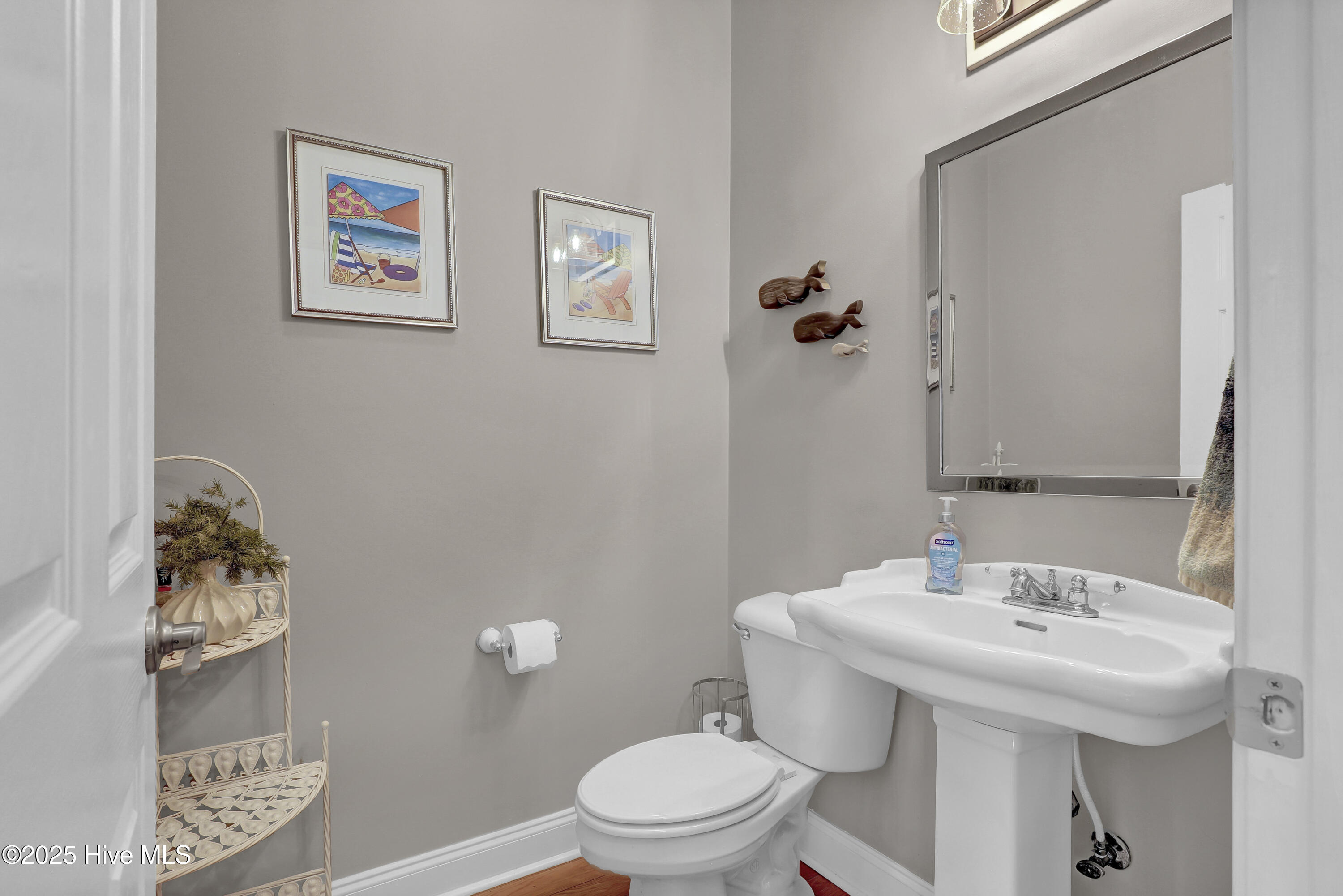 100532986 | Photo 18