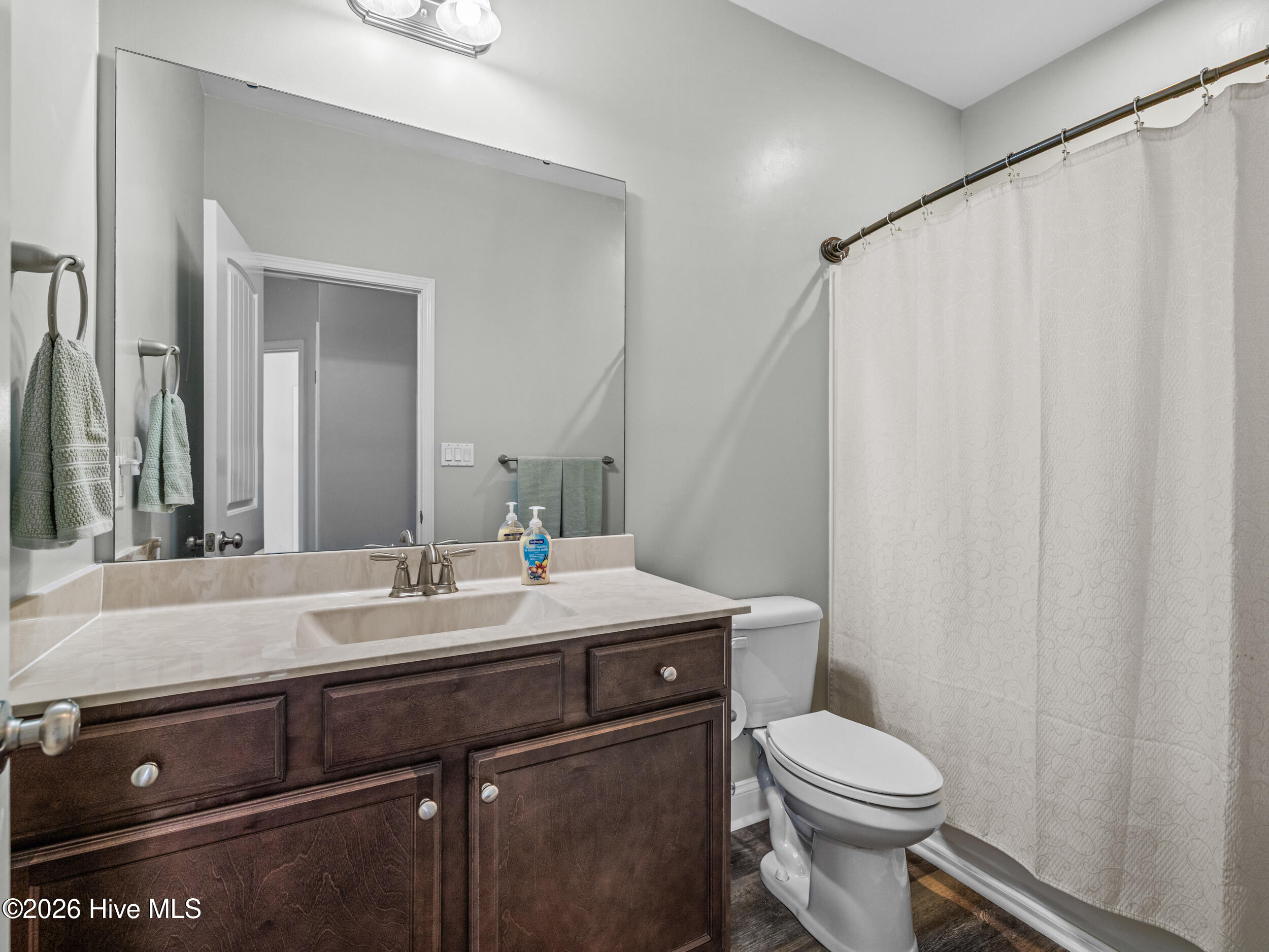 100567320 | Photo 35