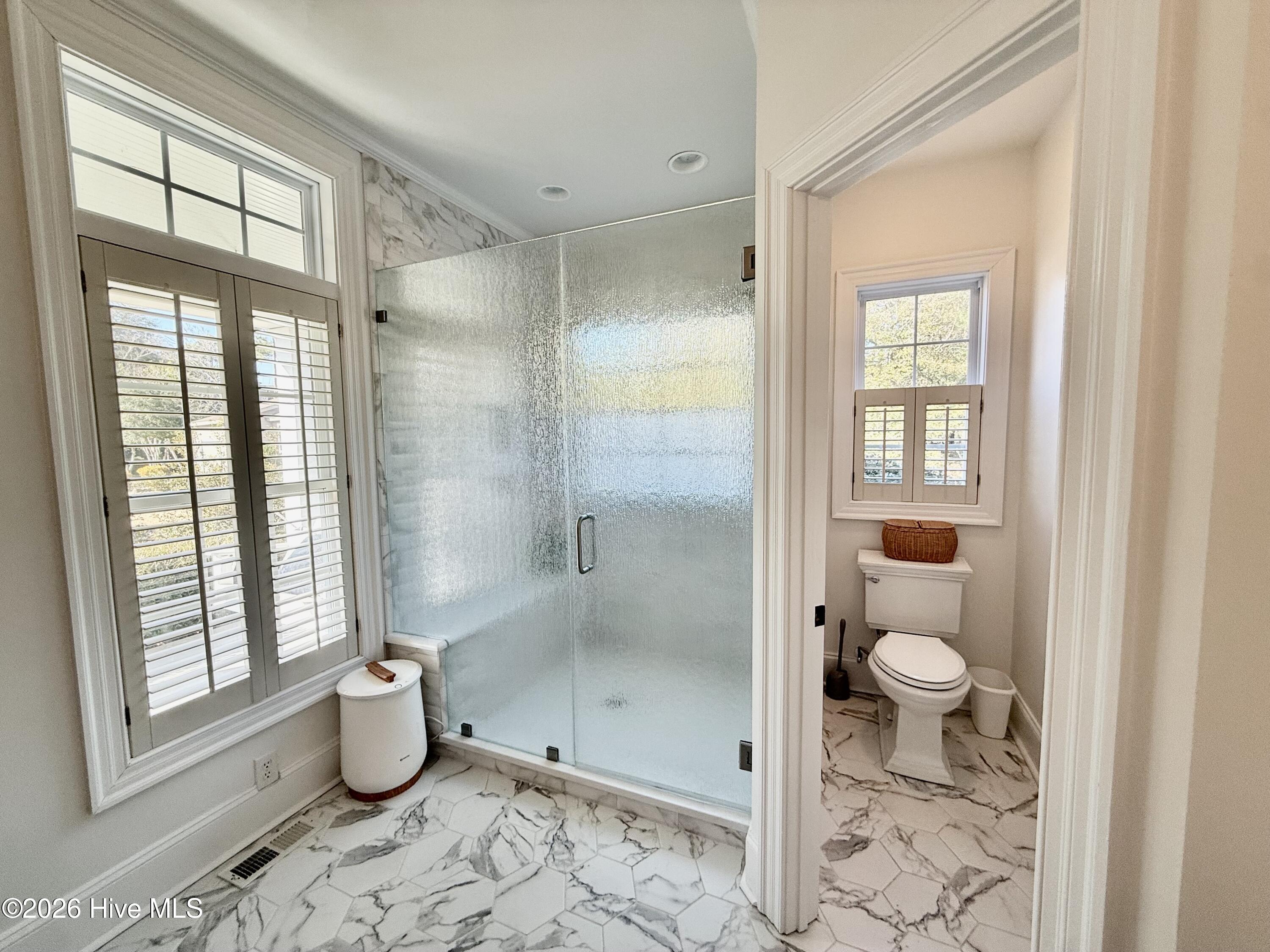 100554382 | Photo 23