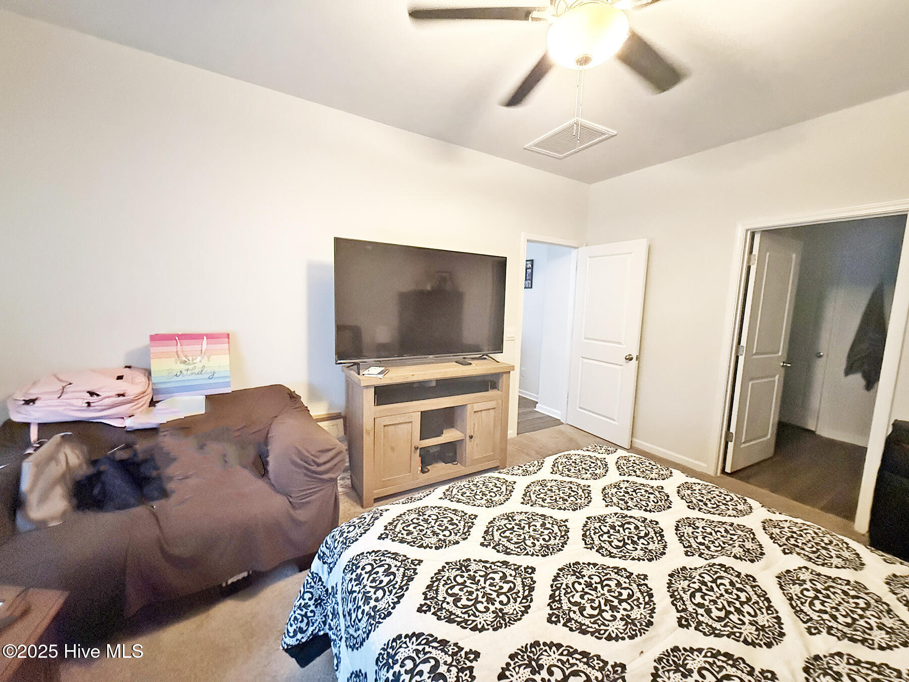 100544374 | Photo 30