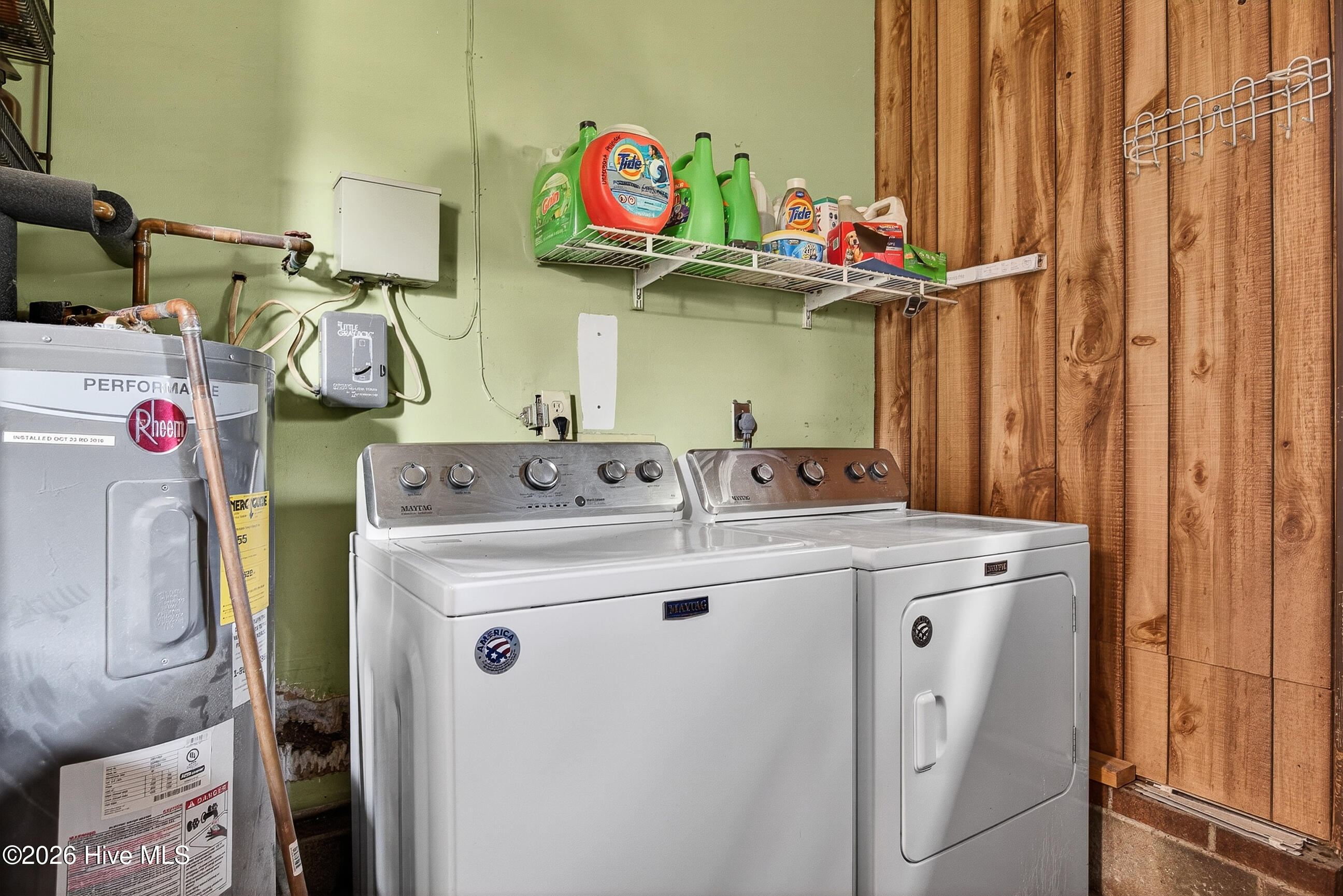 100570102 | Photo 21