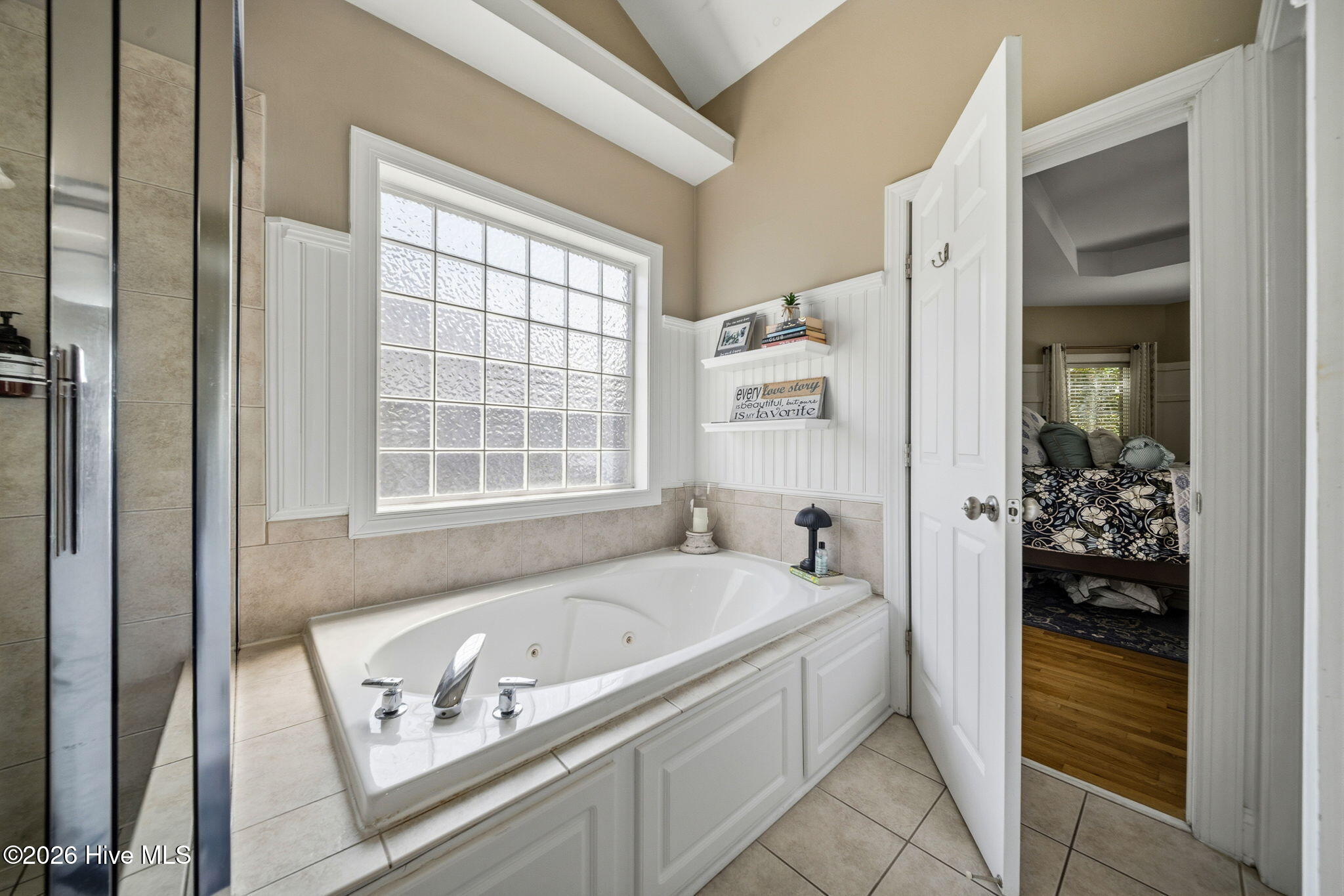 100561515 | Photo 63