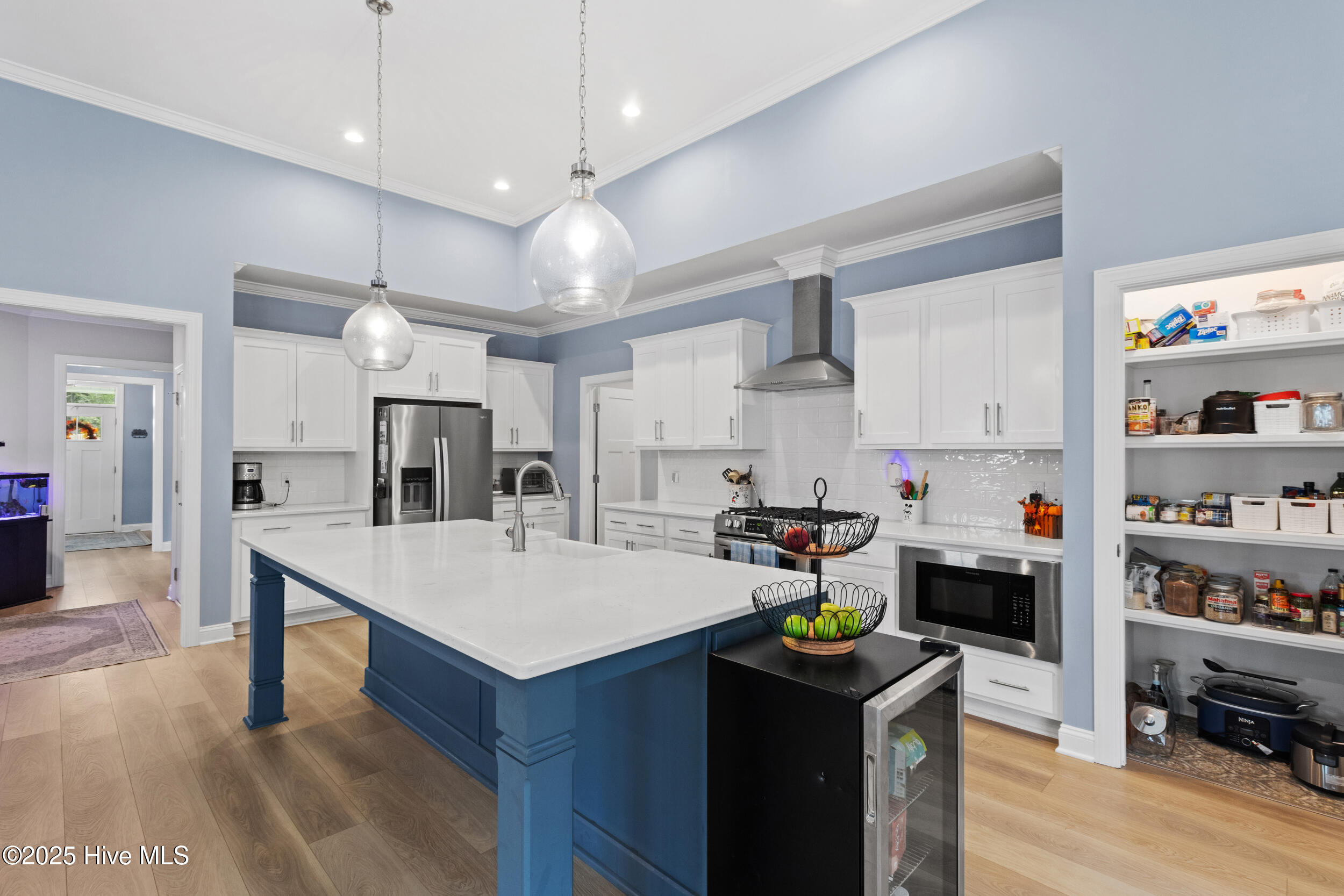 100536261 | Photo 10