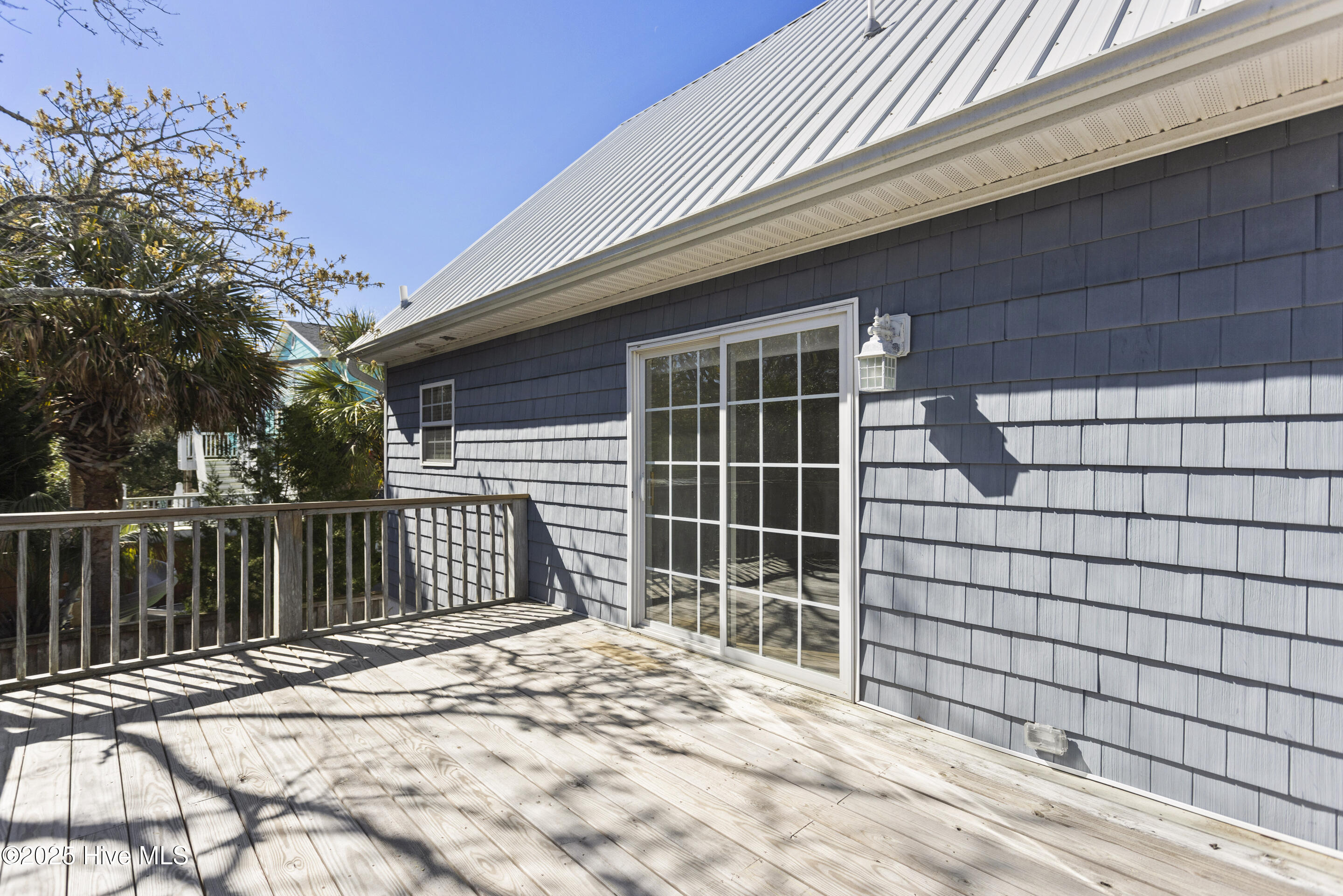 100548338 | Photo 24