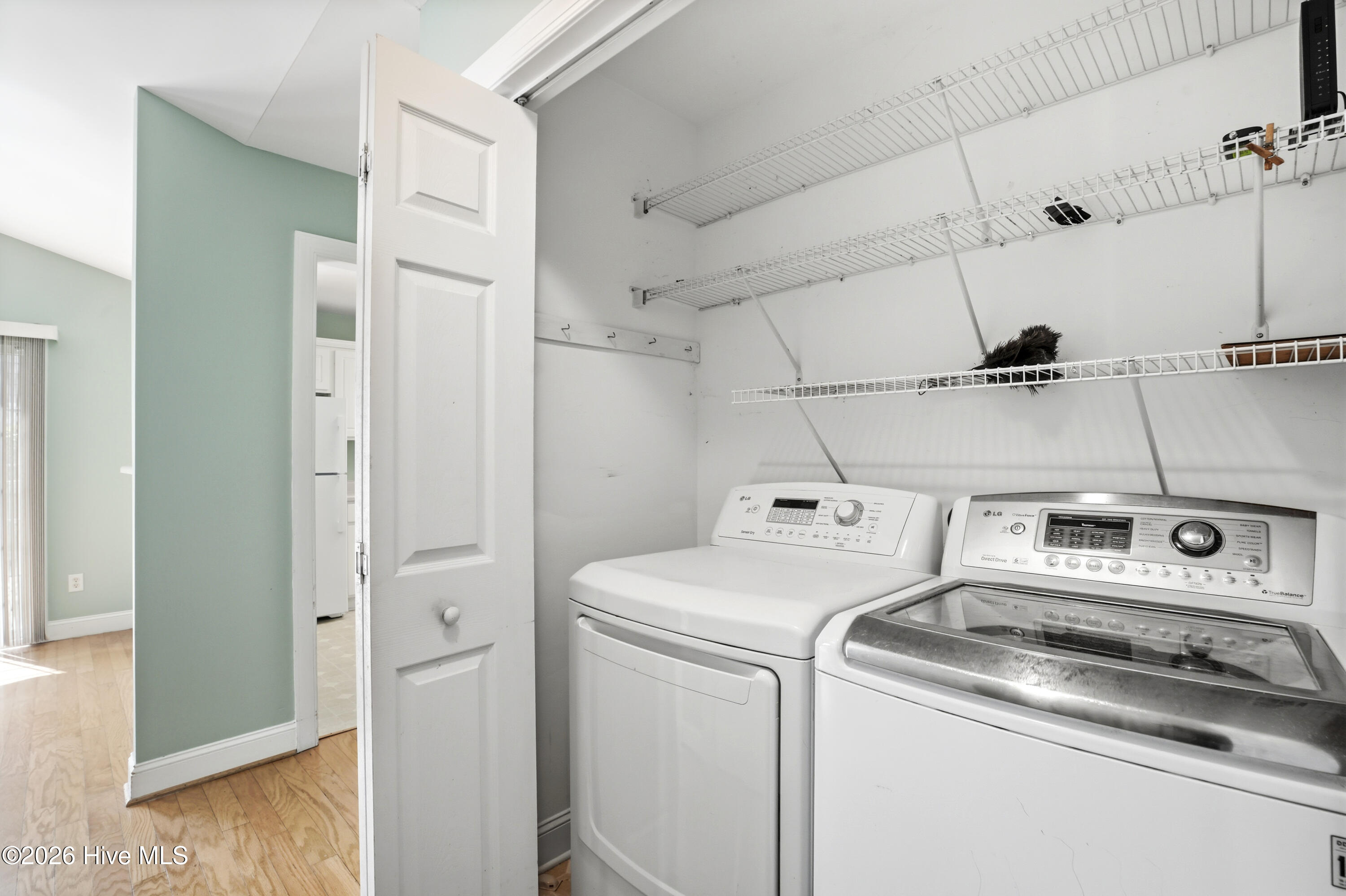 100562955 | Photo 45