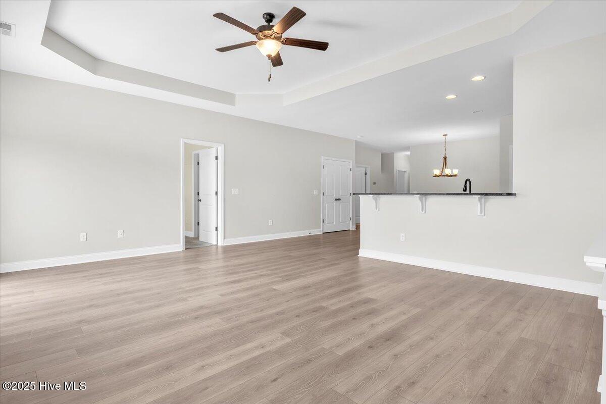 100527070 | Photo 14