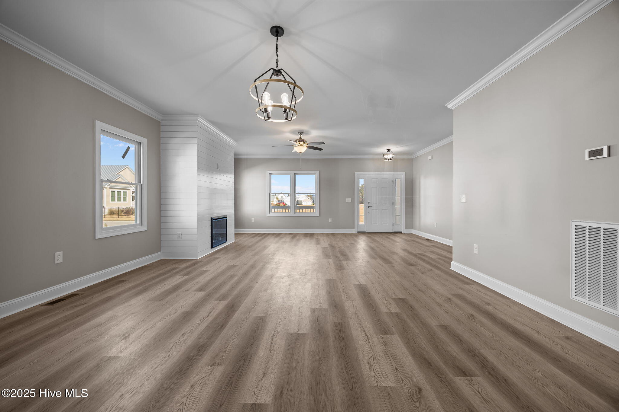 100545804 | Photo 14