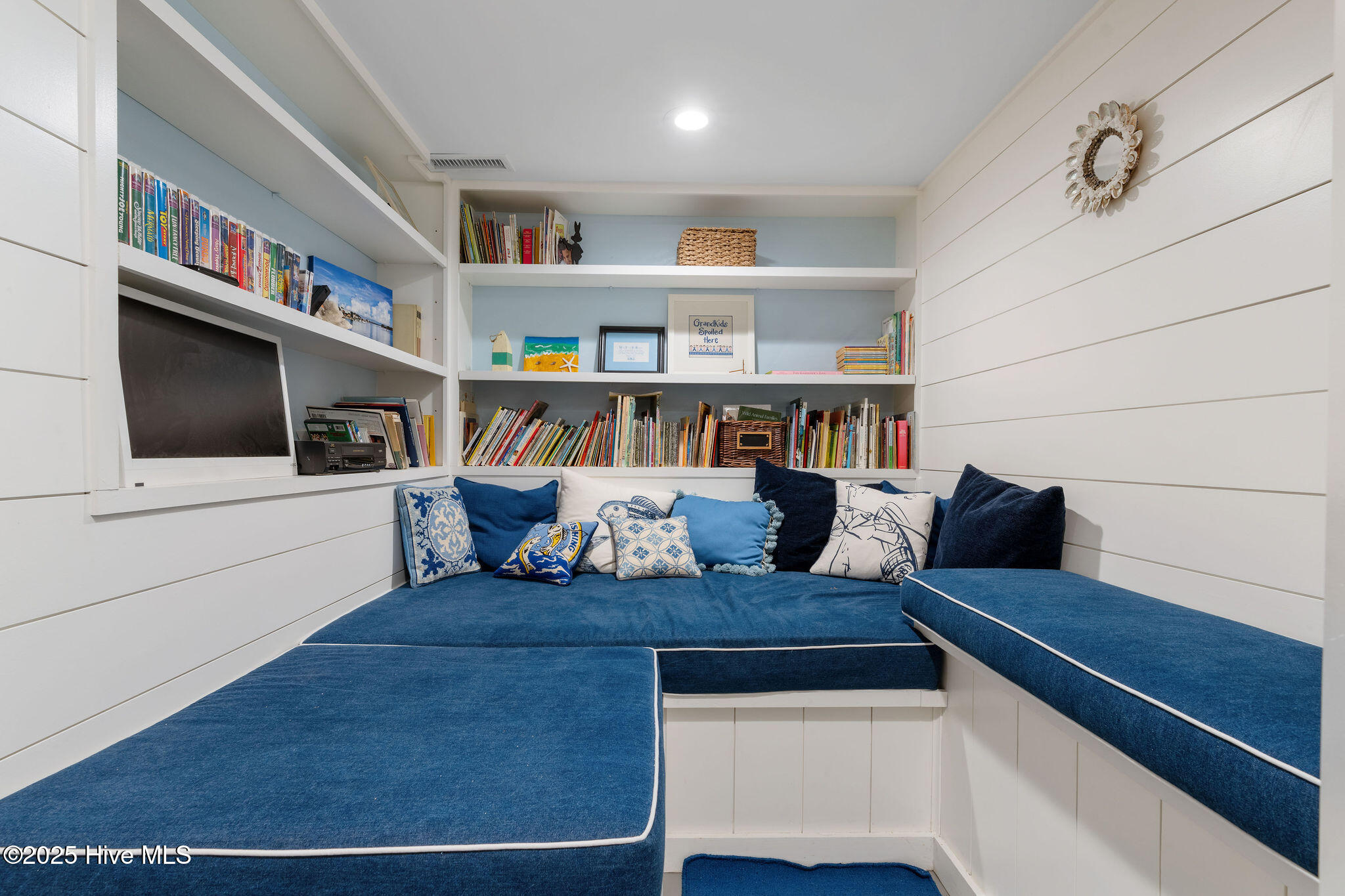 100510595 | Photo 28