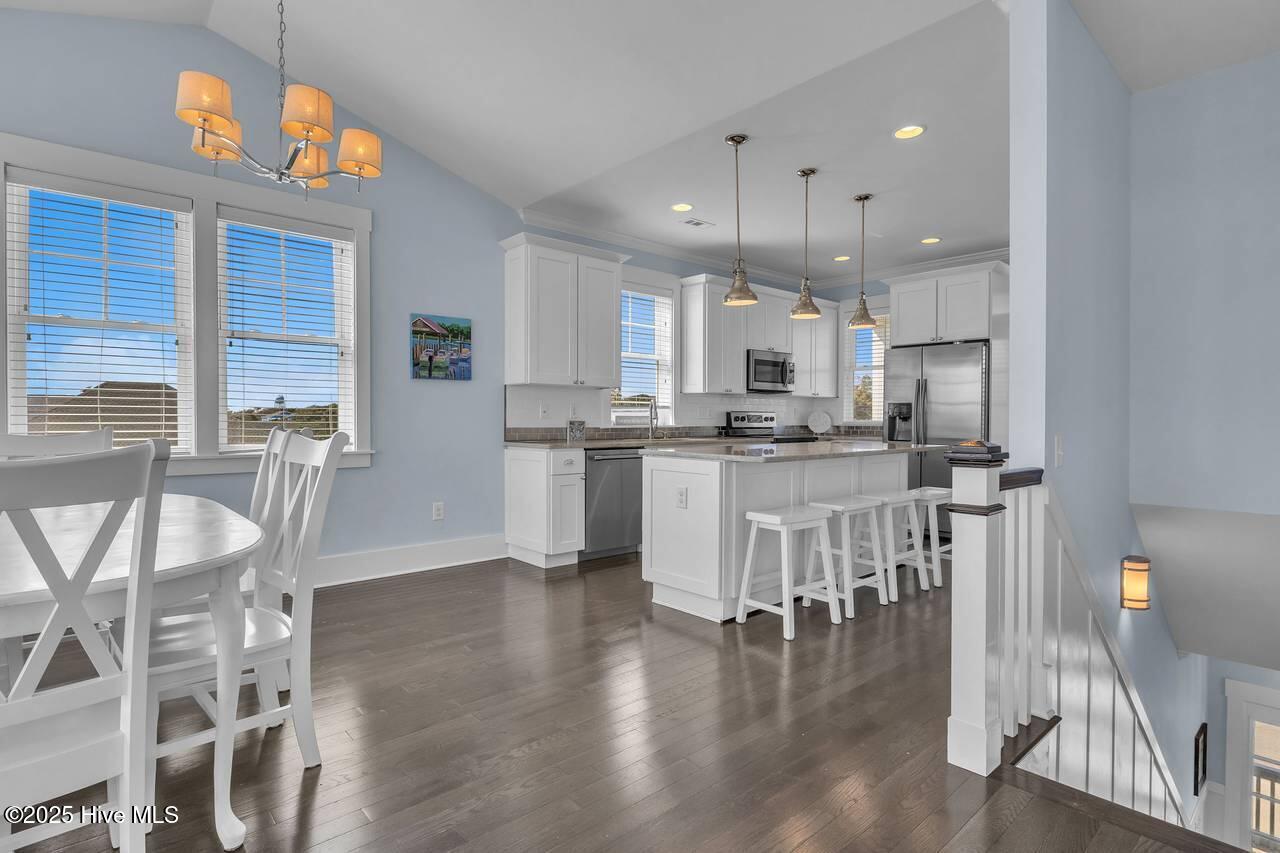 100543948 | Photo 15