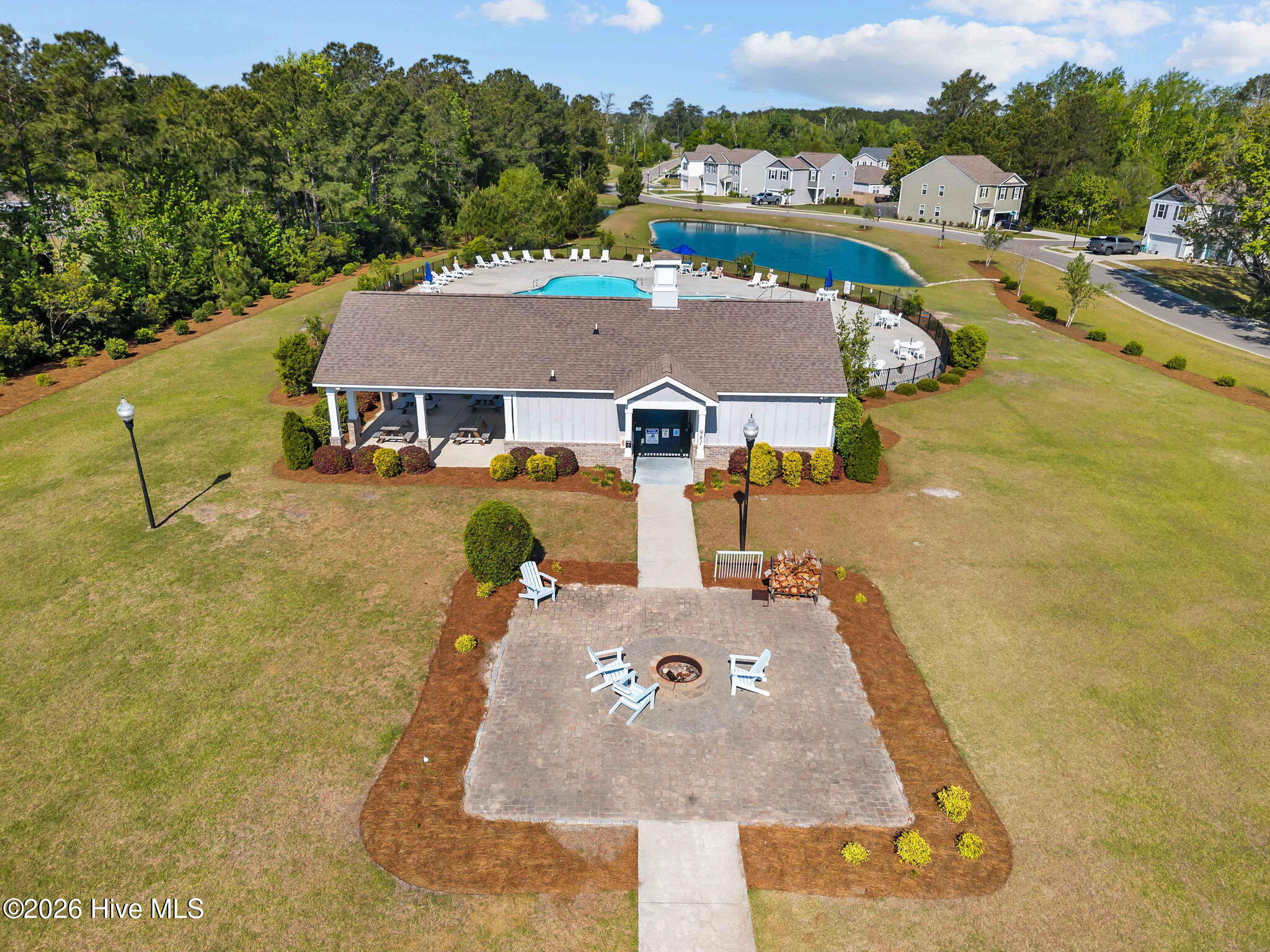 100569205 | Photo 50