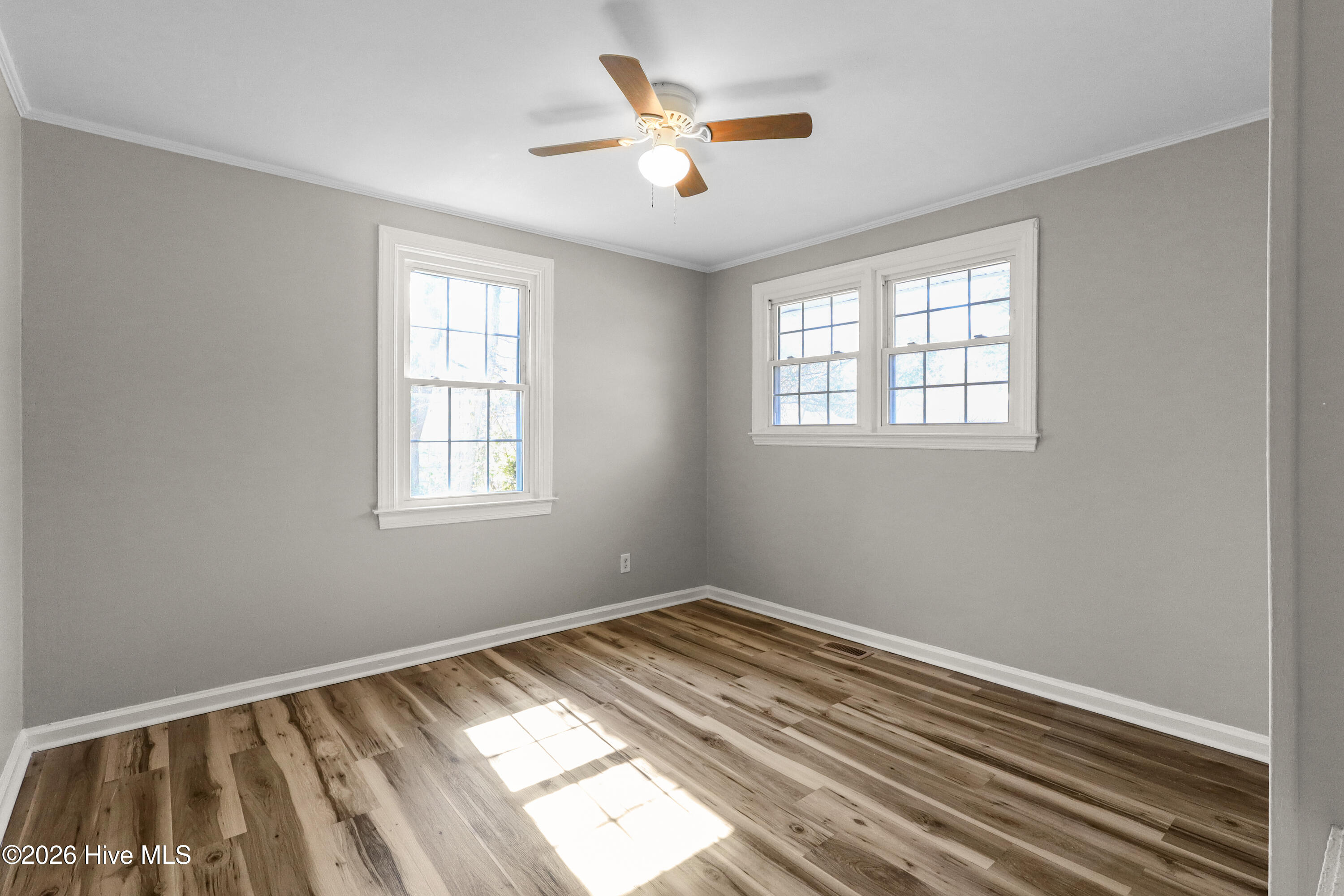 100556489 | Photo 26